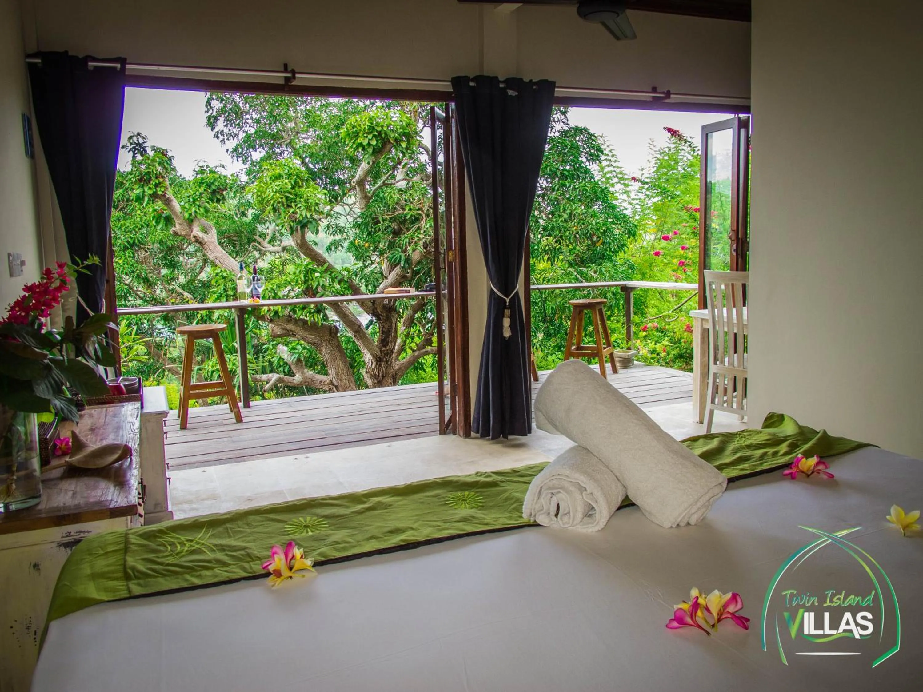 Bedroom, Bed in Twin Island Villas & Dive Resort