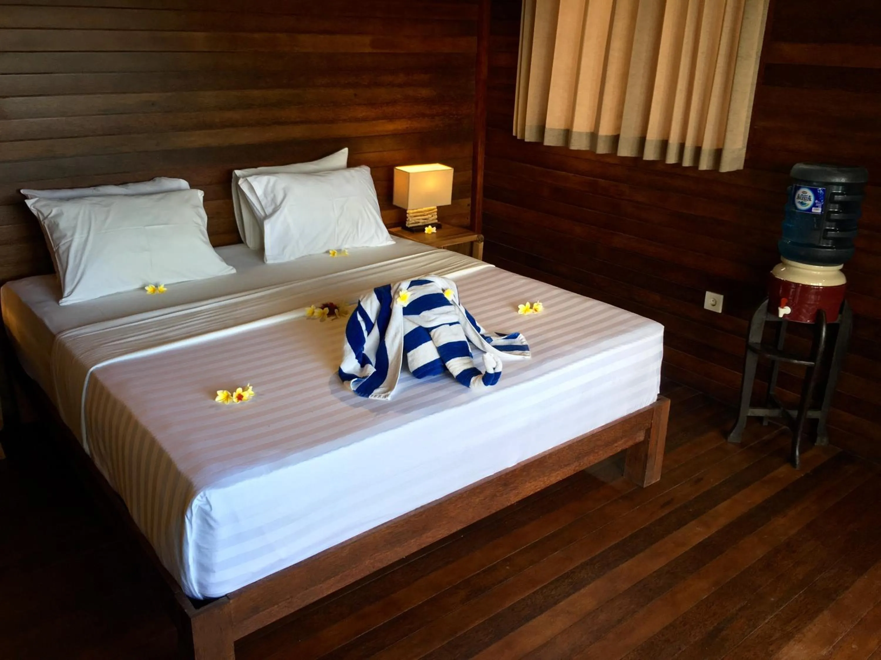 Bedroom, Bed in Twin Island Villas & Dive Resort