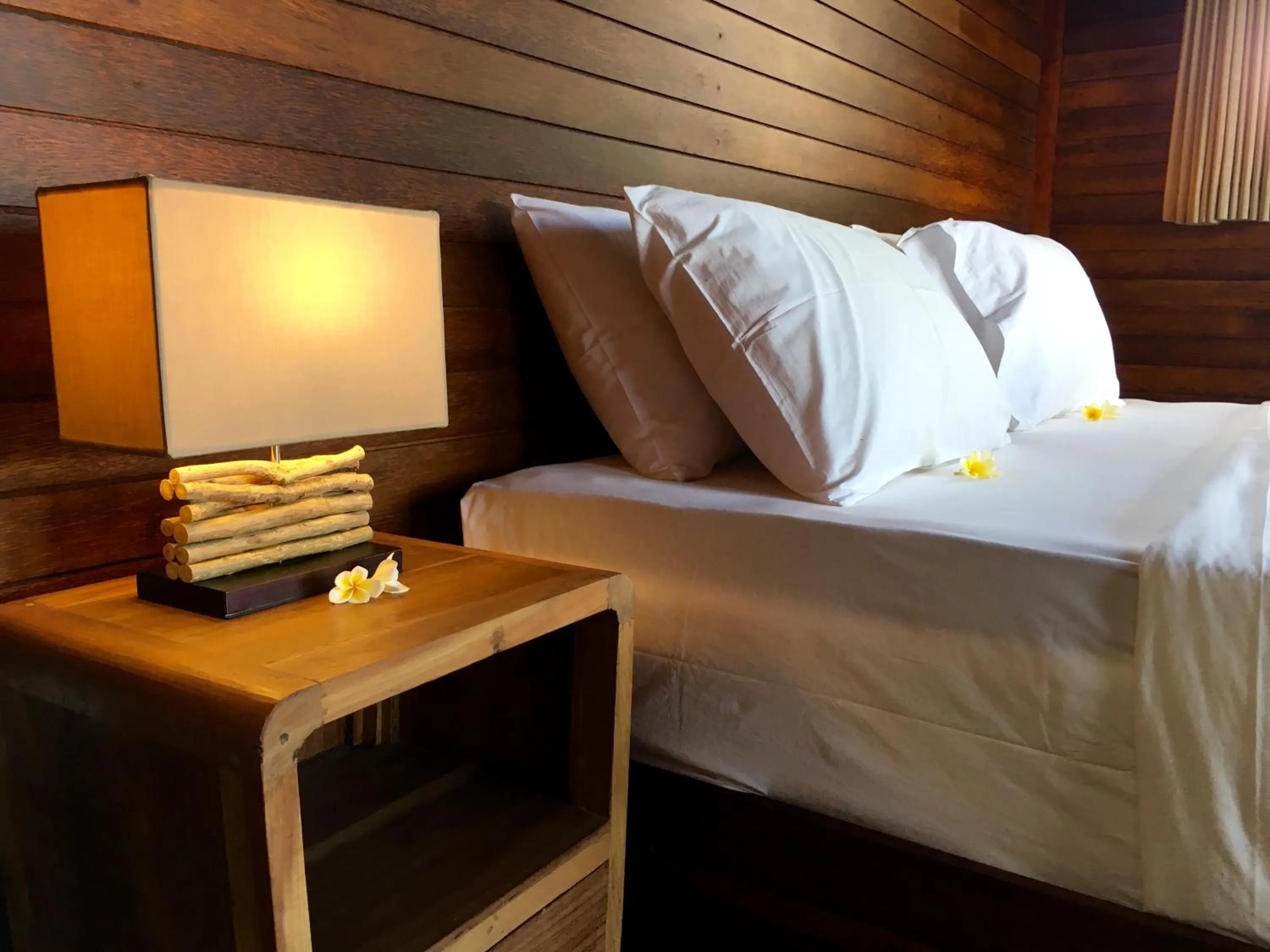 Bedroom, Bed in Twin Island Villas & Dive Resort