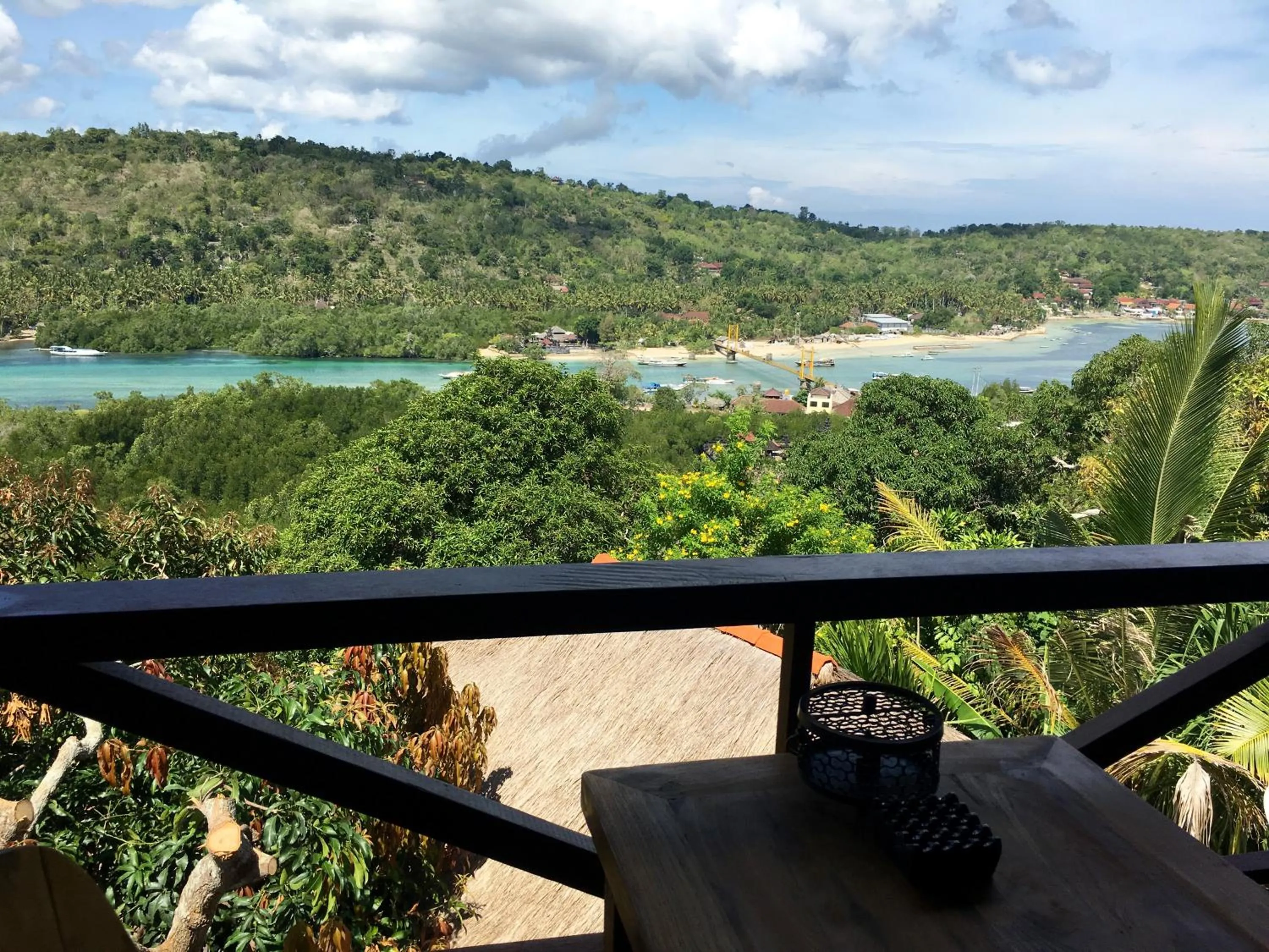 Day in Twin Island Villas & Dive Resort