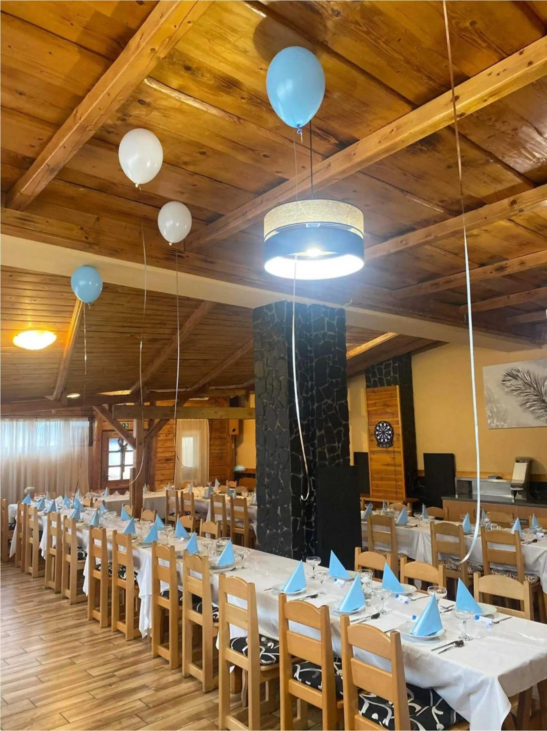 Restaurant/places to eat in Hotel Taurus