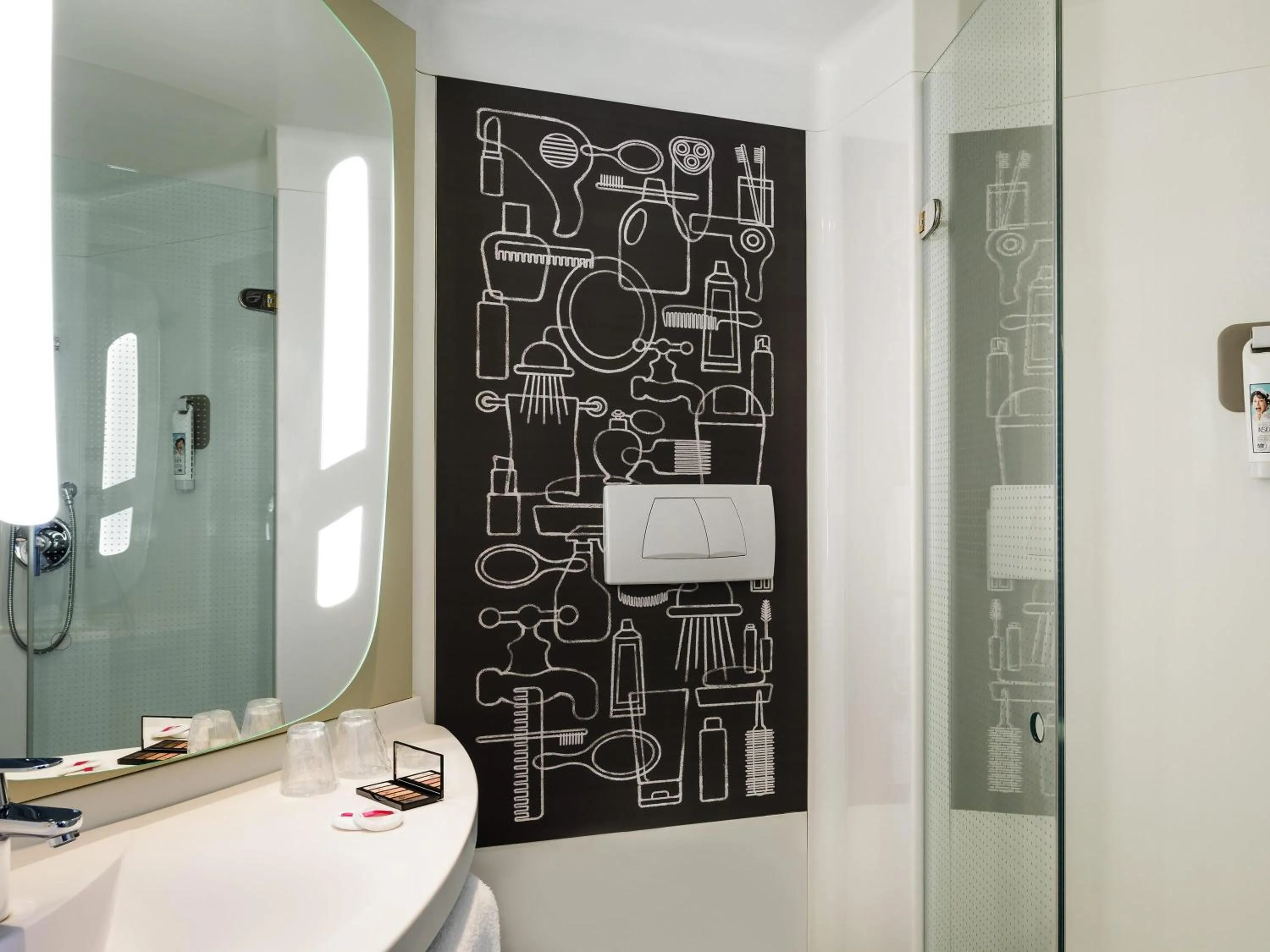 Bedroom in ibis Paris Saint-Denis Stade Sud