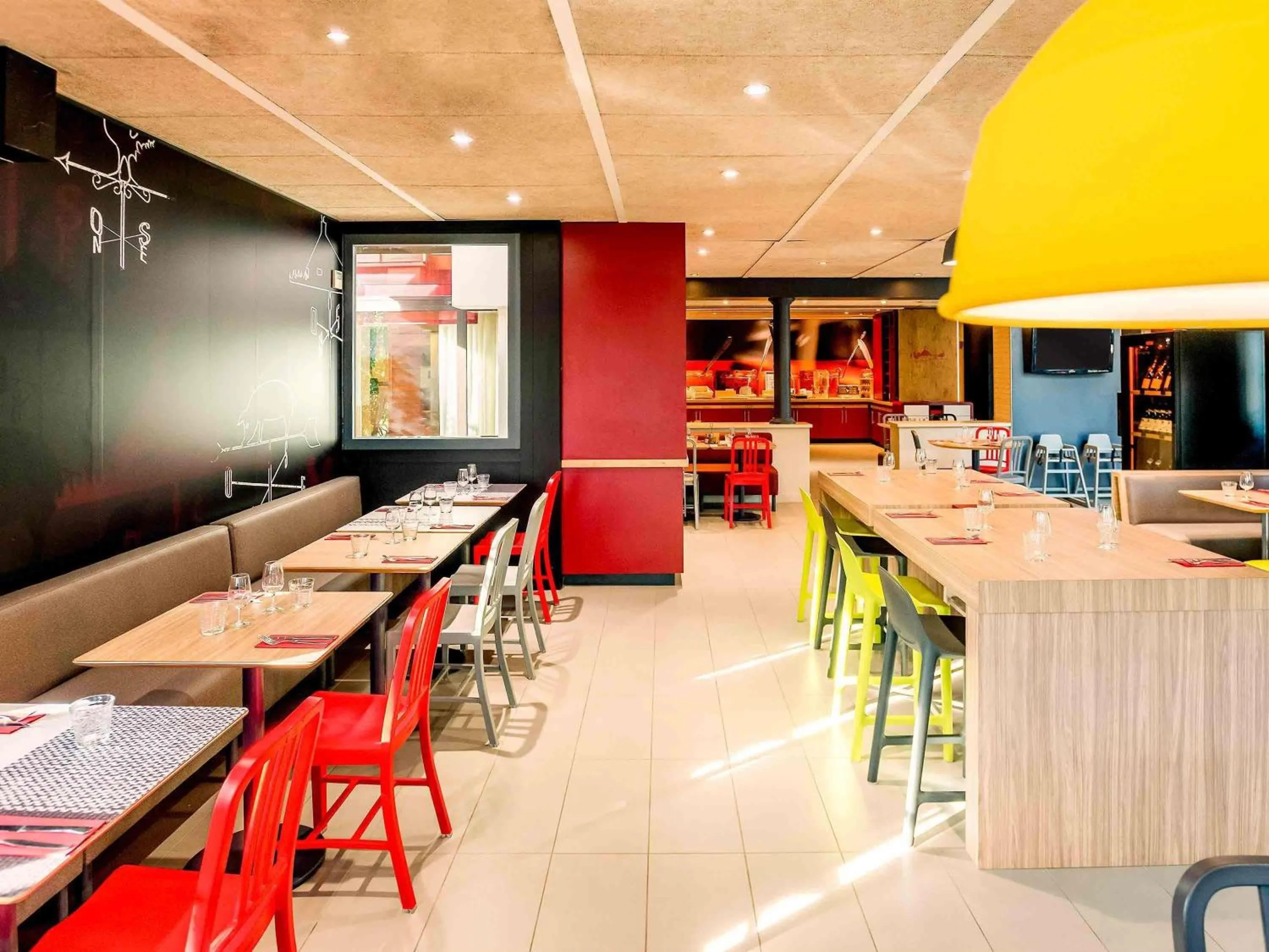 Restaurant/places to eat in ibis Toulouse Aeroport