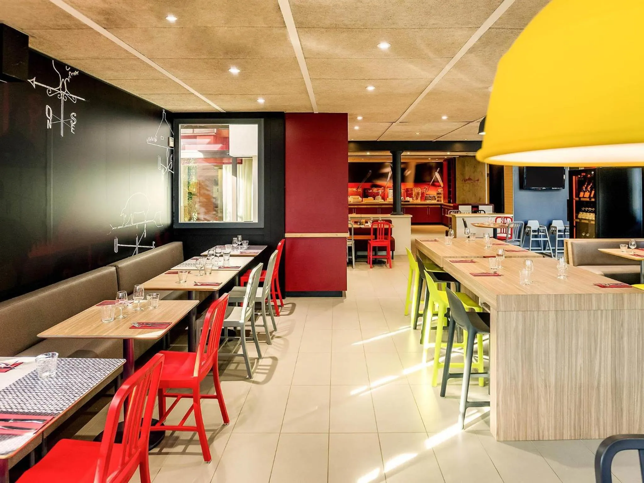 Restaurant/places to eat in ibis Toulouse Aeroport