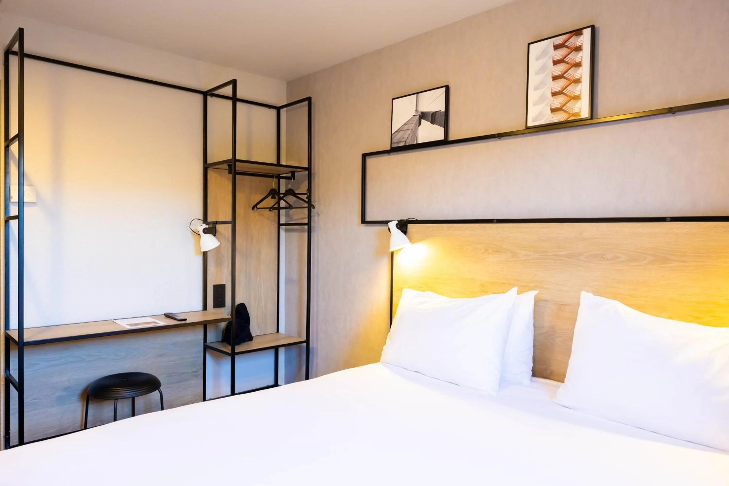 Bedroom, Bed in ibis Toulouse Aeroport