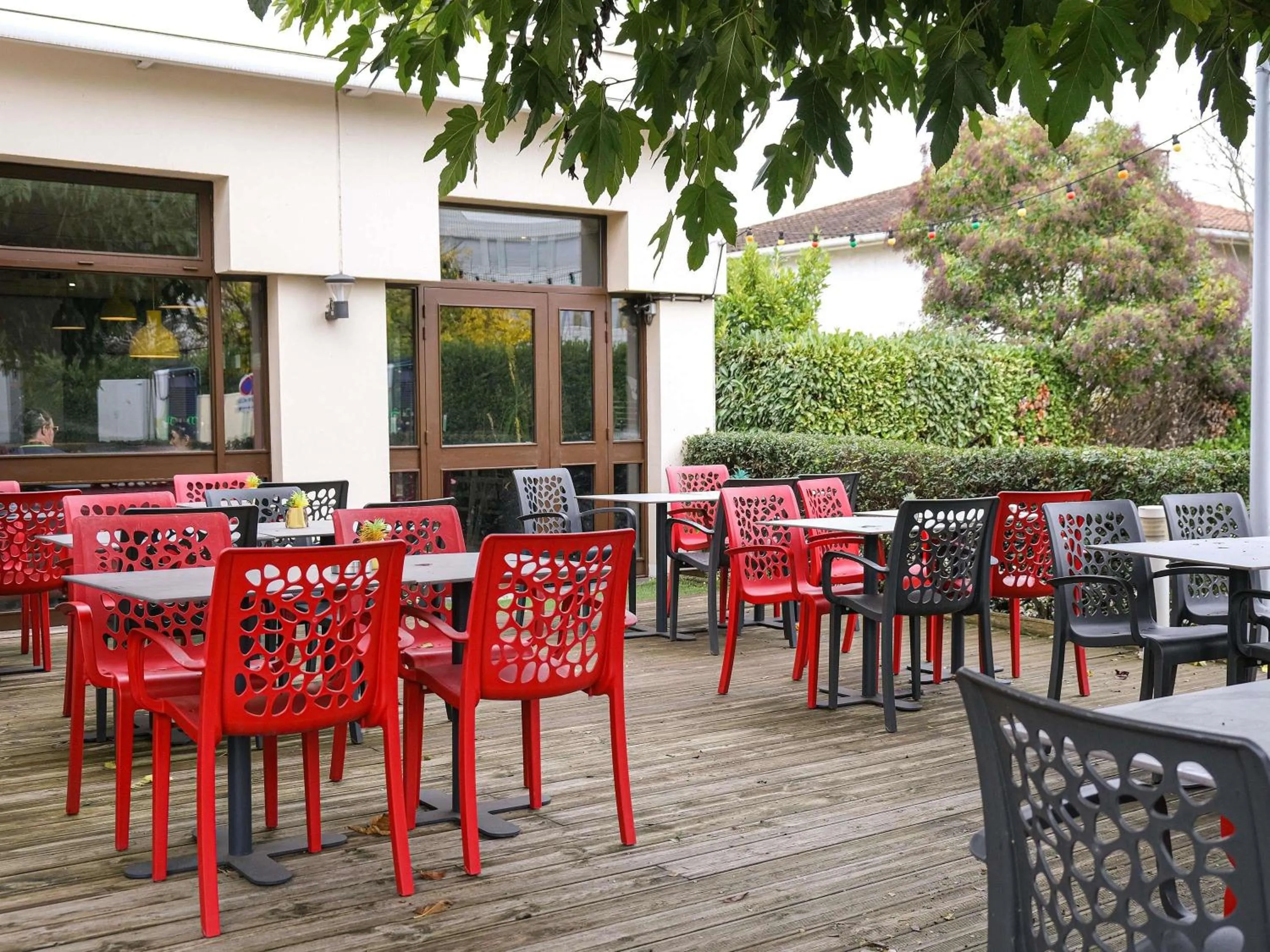 Restaurant/places to eat in ibis Toulouse Aeroport