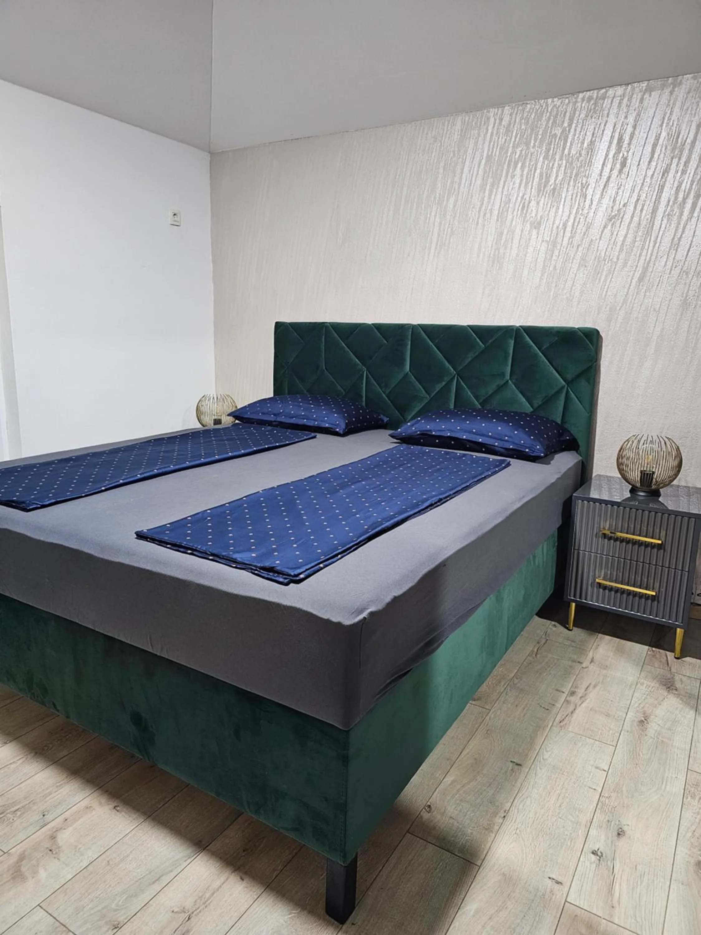 Bed in Residence Riverside