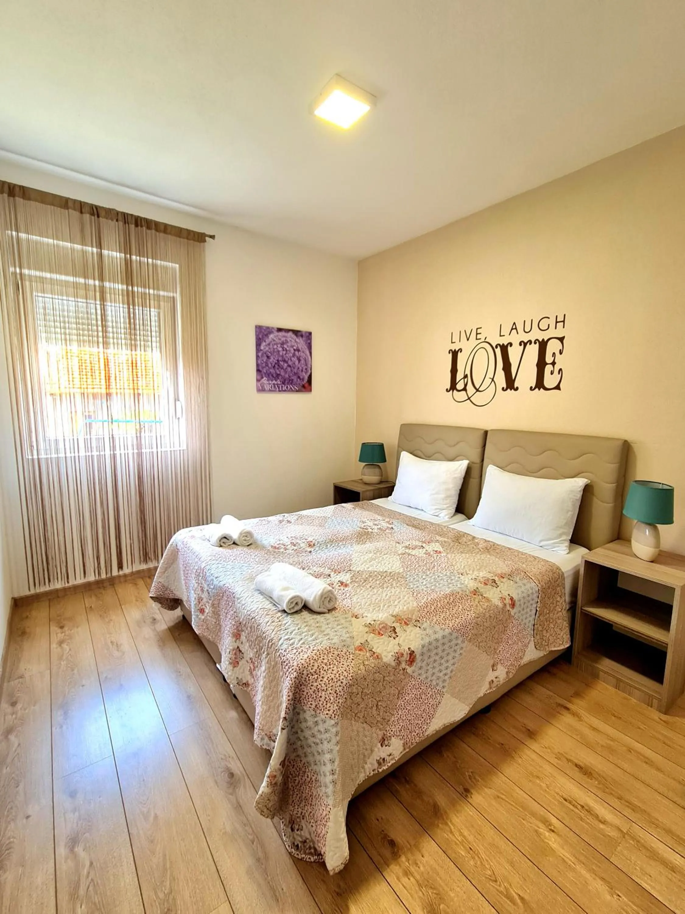 Bedroom, Bed in Residence Riverside