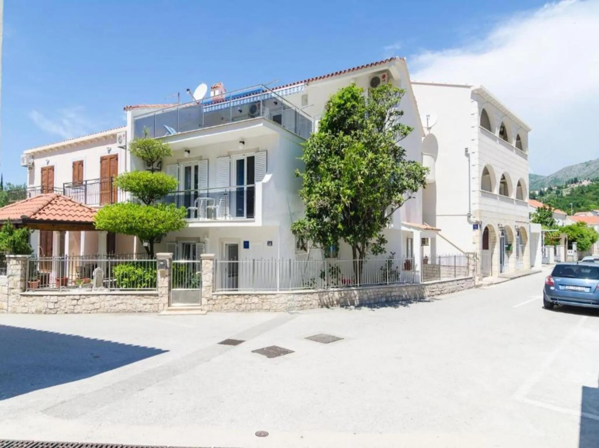 Property building in Rooms & Apartments Barišić