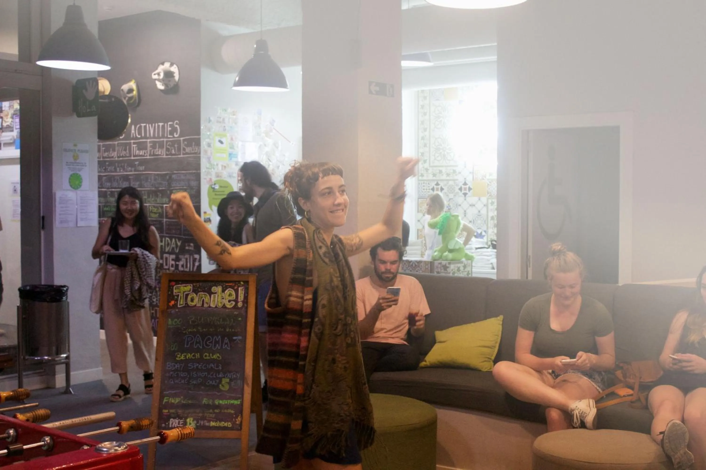 Entertainment in Hola Hostal Eixample