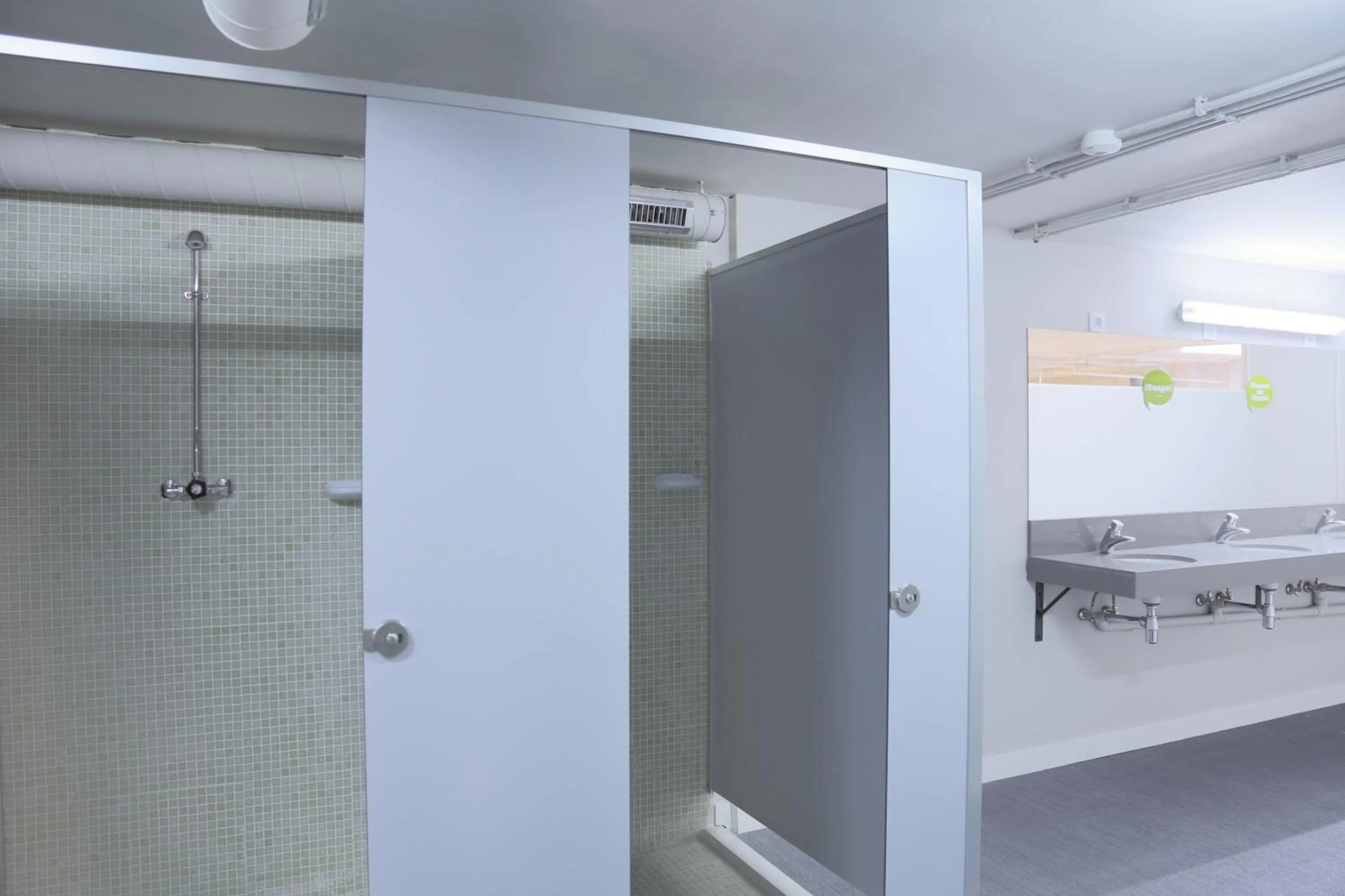 Bathroom in Hola Hostal Eixample