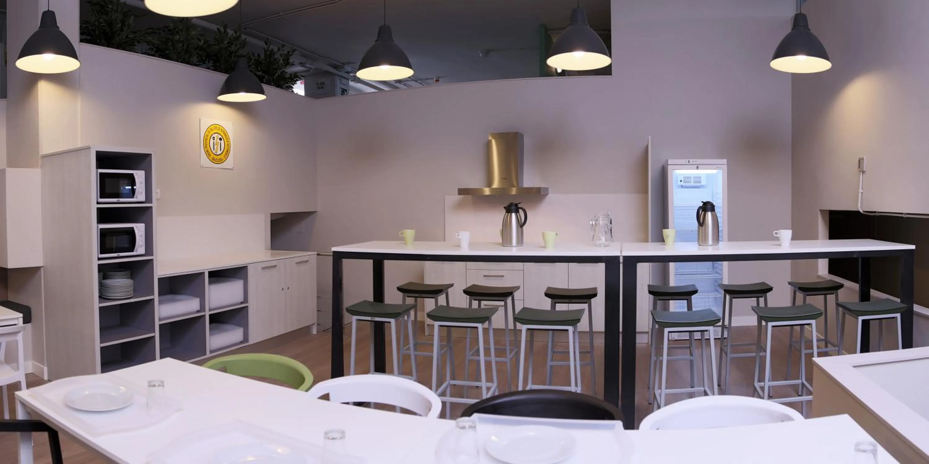 Restaurant/places to eat in Hola Hostal Eixample