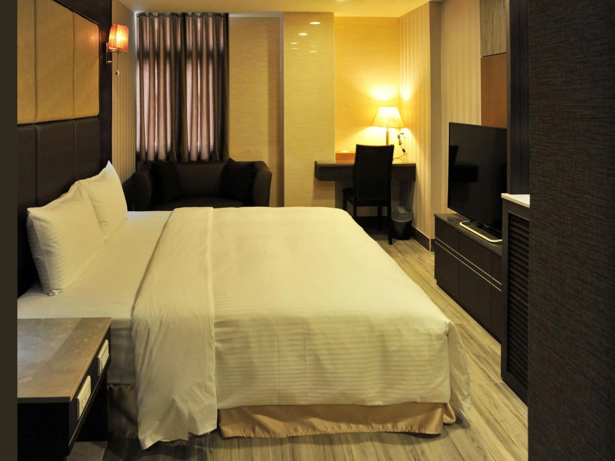 Bed in Maple Hotel Second Branch