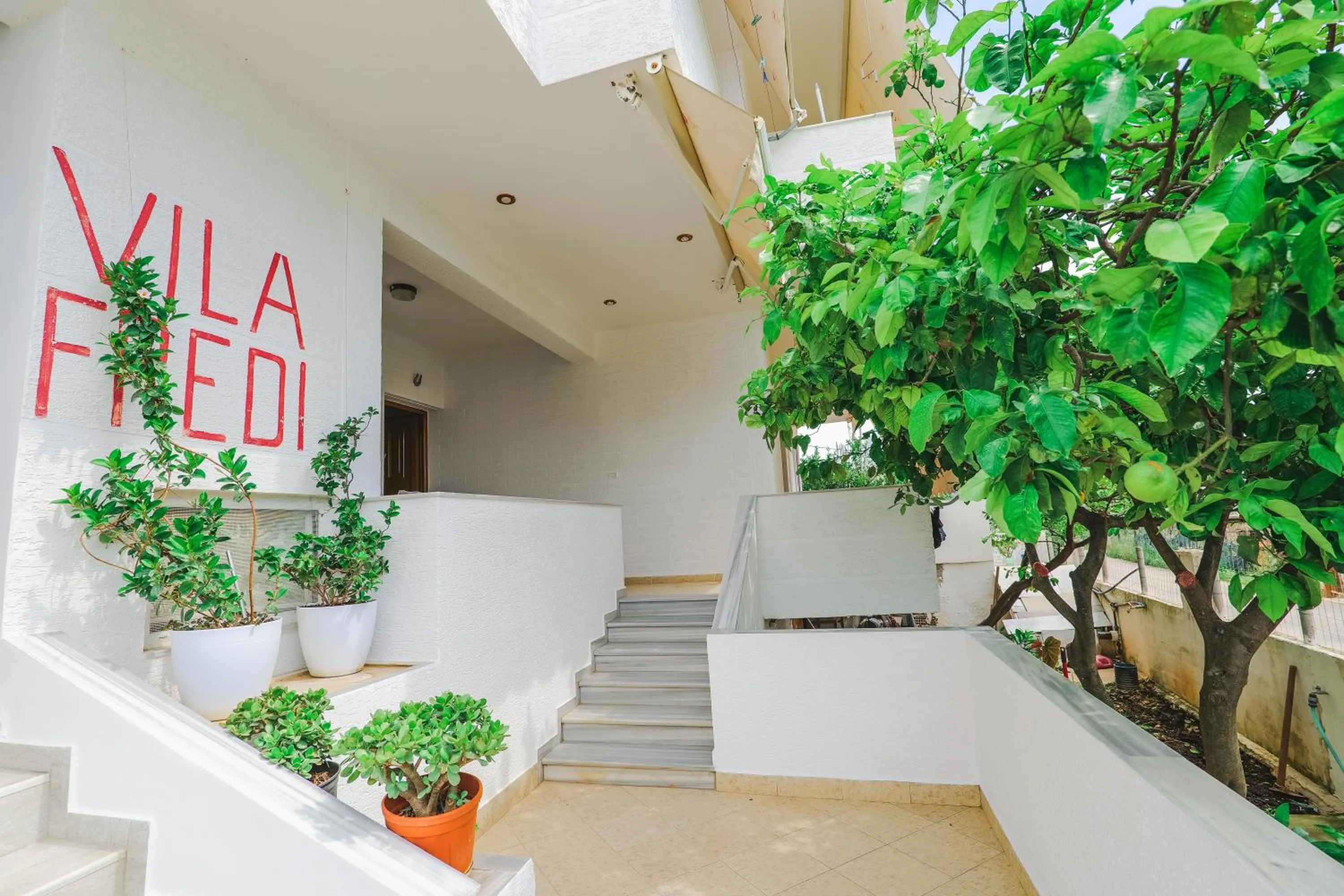 Property building in Vila Fredi