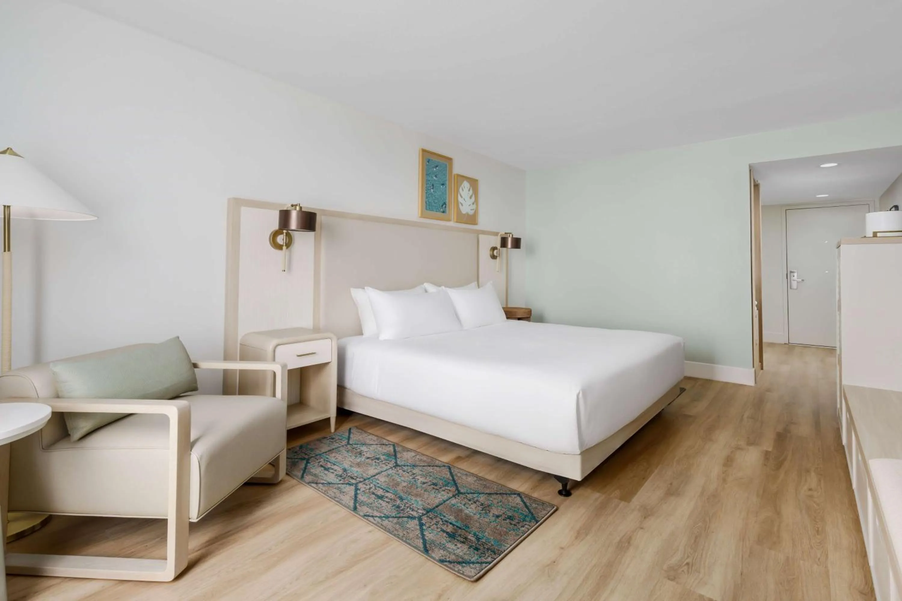 Bed in Beal House Fort Walton Beach, Tapestry Collection By Hilton