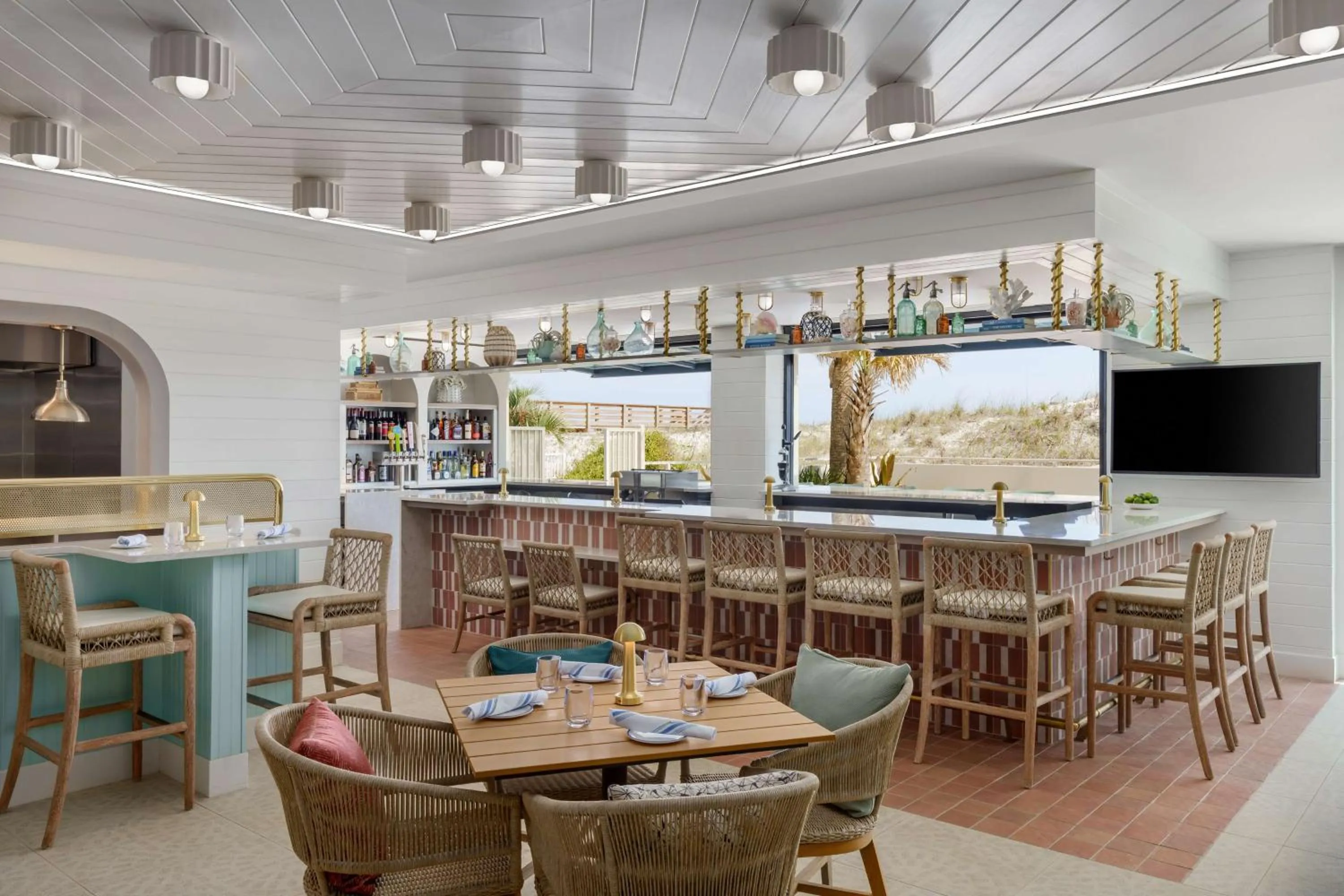 Lounge or bar in Beal House Fort Walton Beach, Tapestry Collection By Hilton