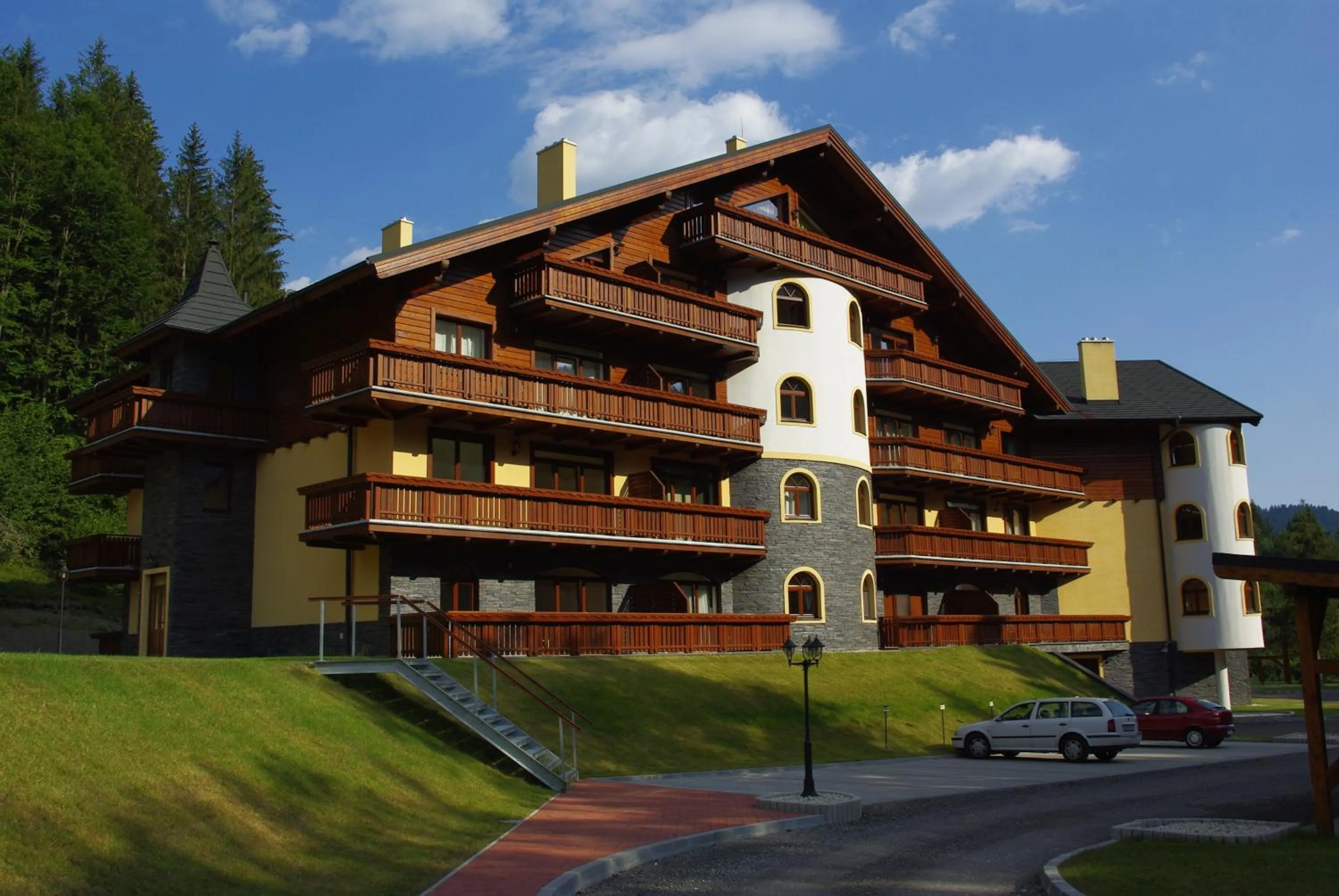 Facade/entrance in Apartmán KLAUDIA Tále