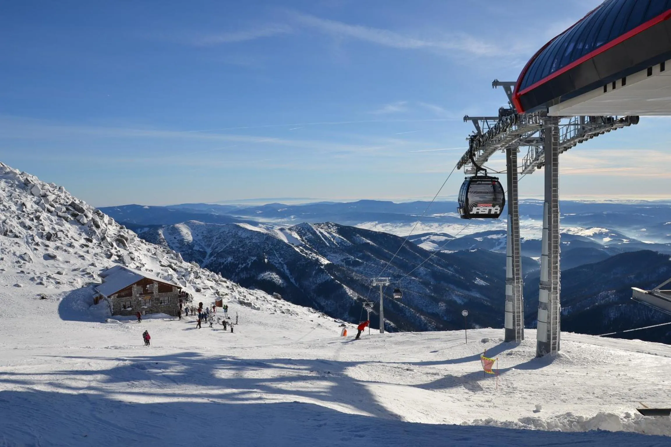 Skiing in Apartmán KLAUDIA Tále