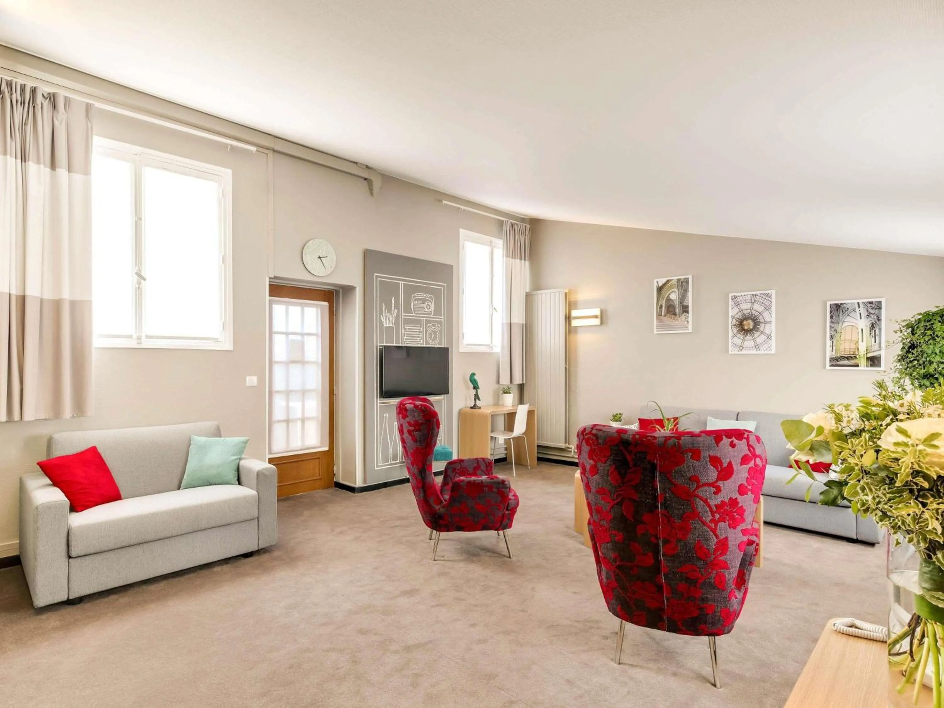 Property building in ibis Paris Grands Boulevards Opéra 9e