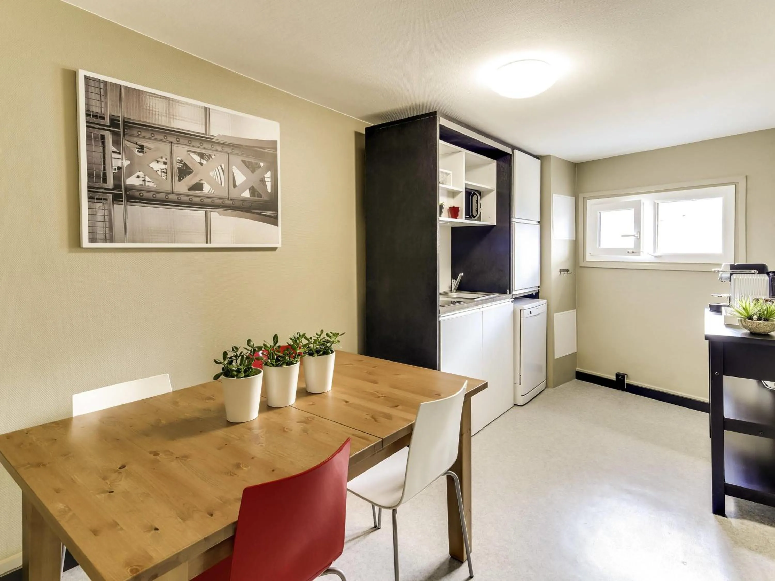 Bedroom in ibis Paris Grands Boulevards Opéra 9e