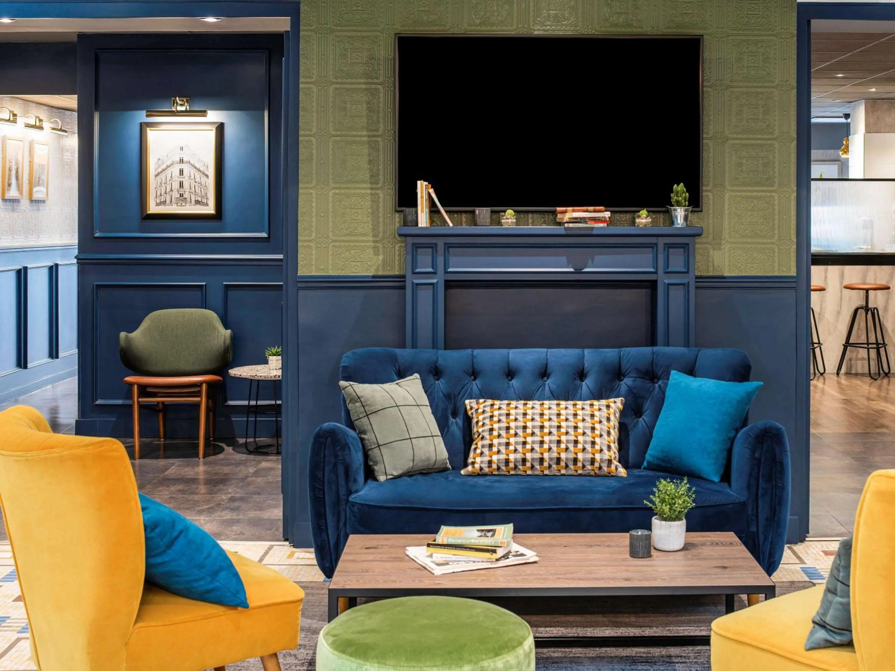 Lounge or bar in ibis Paris Grands Boulevards Opéra 9e