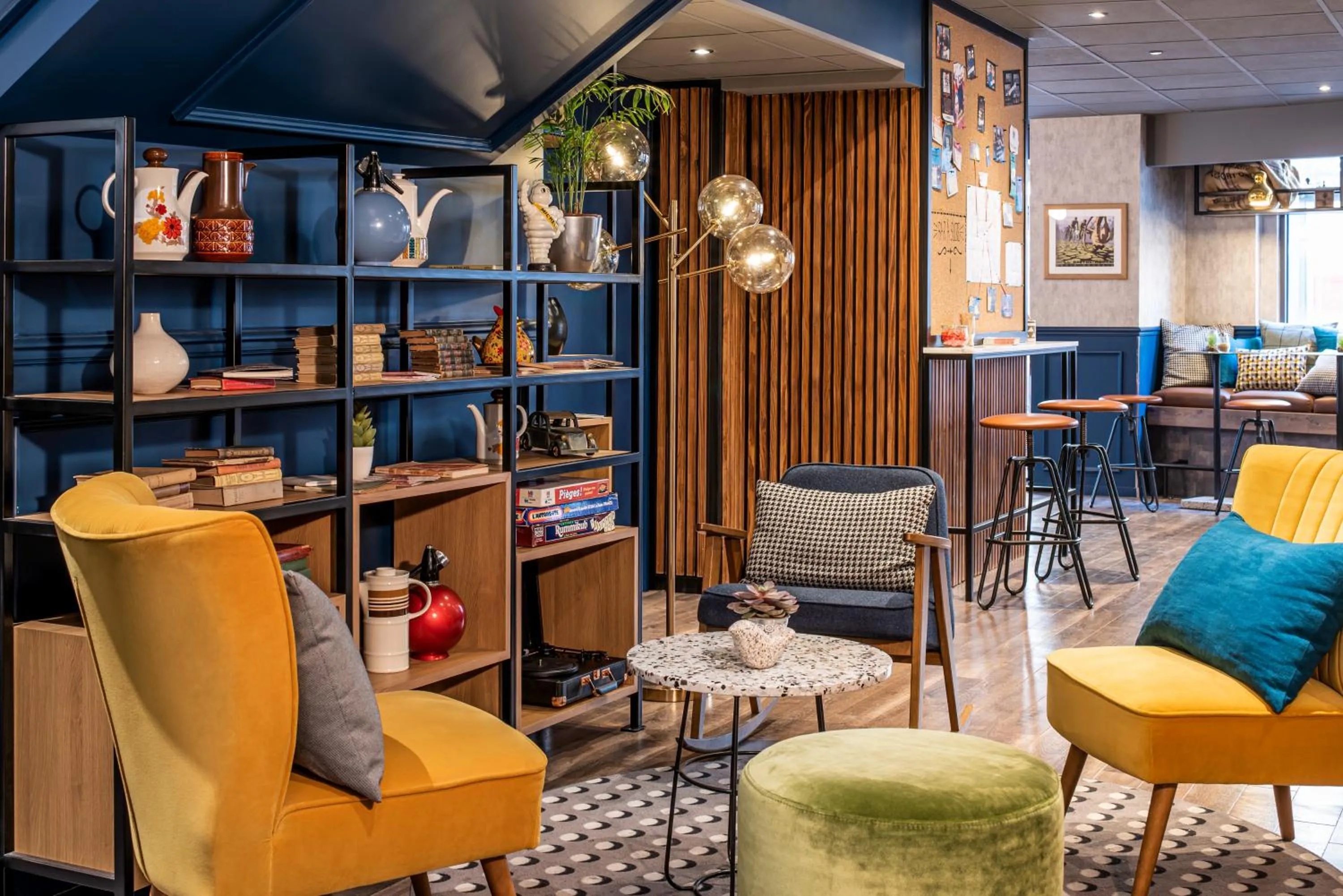 Lounge or bar in ibis Paris Grands Boulevards Opéra 9e
