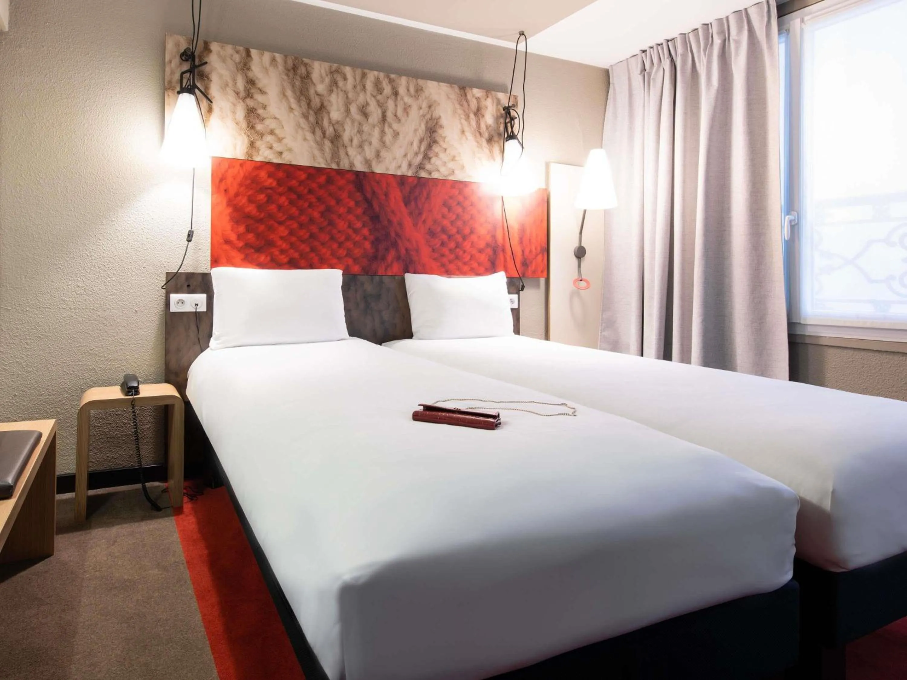 Bedroom, Bed in ibis Paris Grands Boulevards Opéra 9e