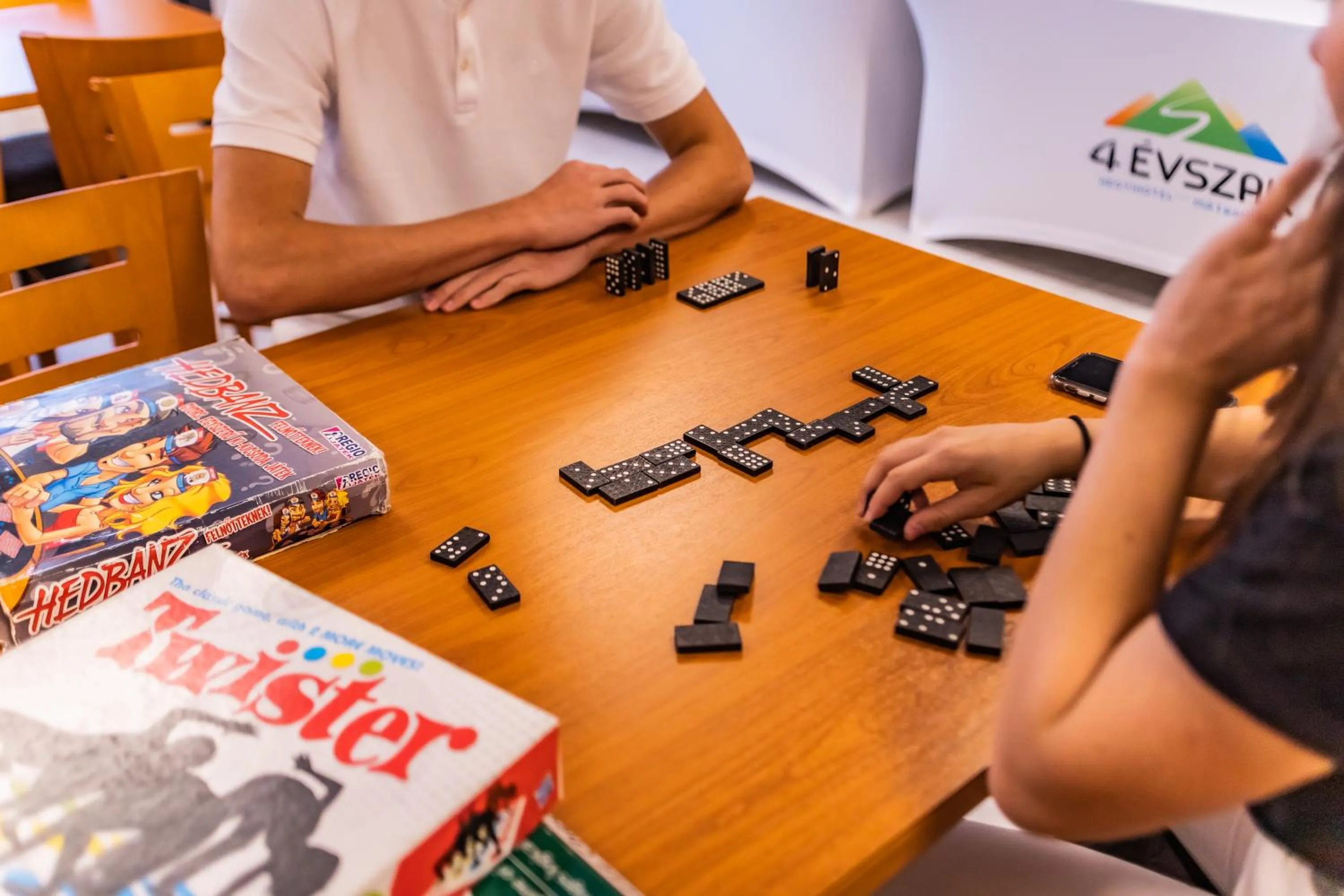 People in 4 Évszak Hegyihotel