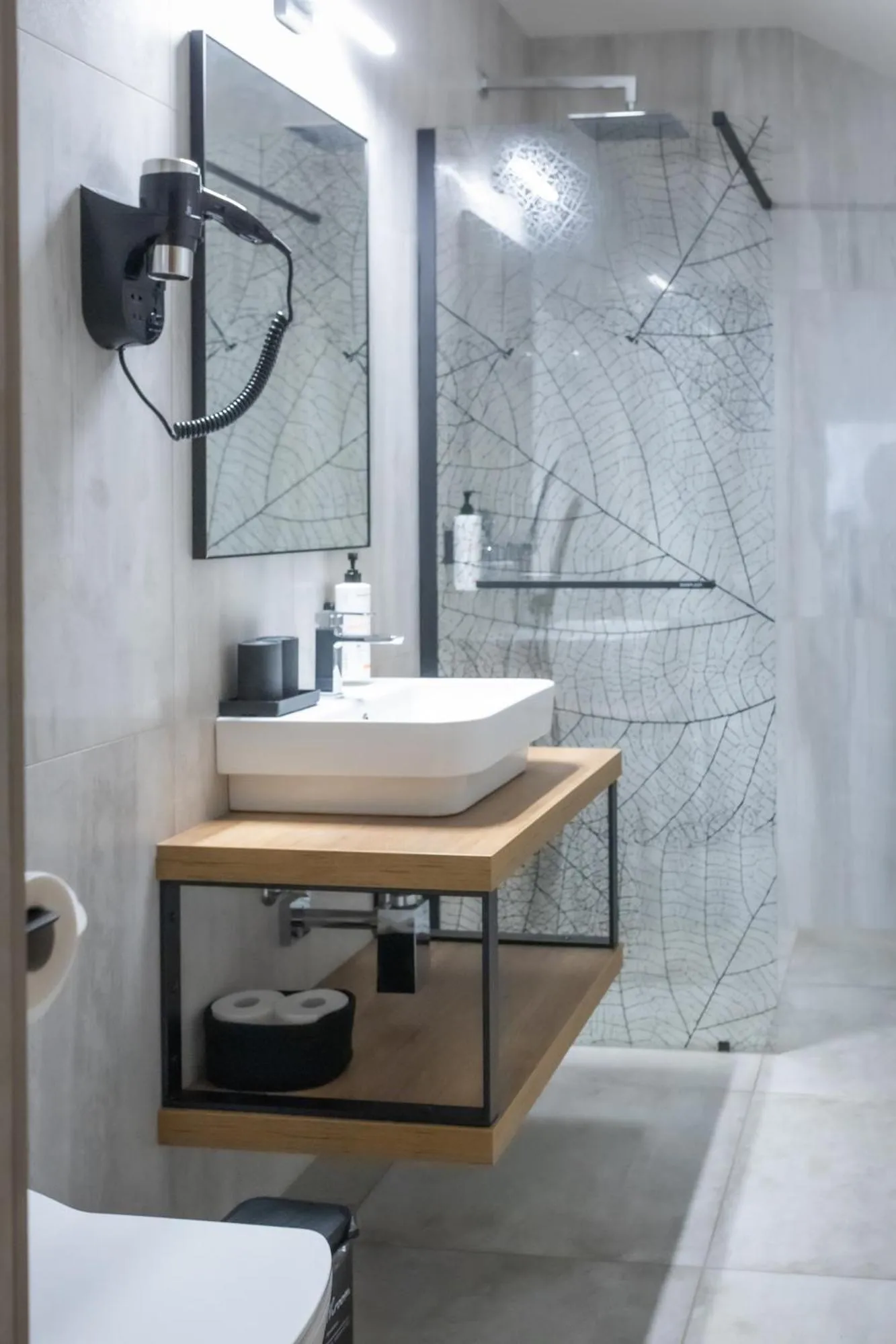 Shower in 4 Évszak Hegyihotel