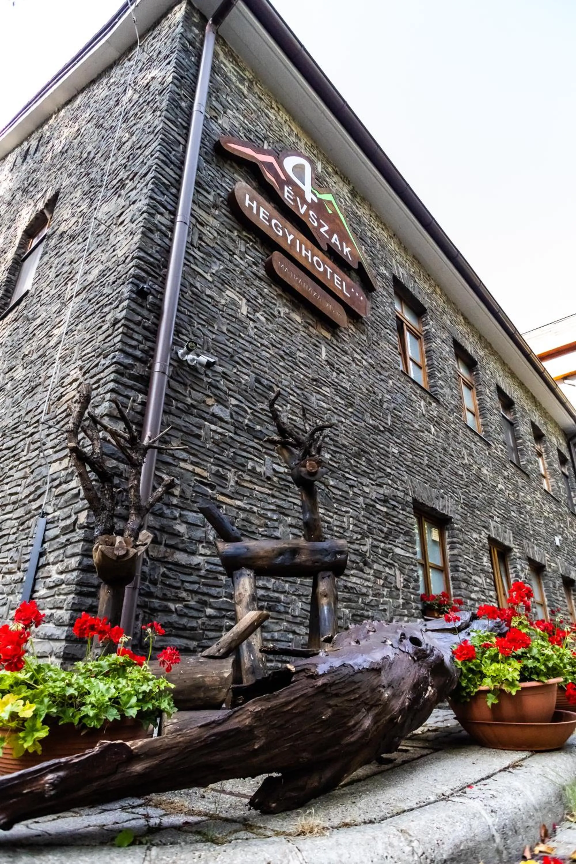 Property building in 4 Évszak Hegyihotel