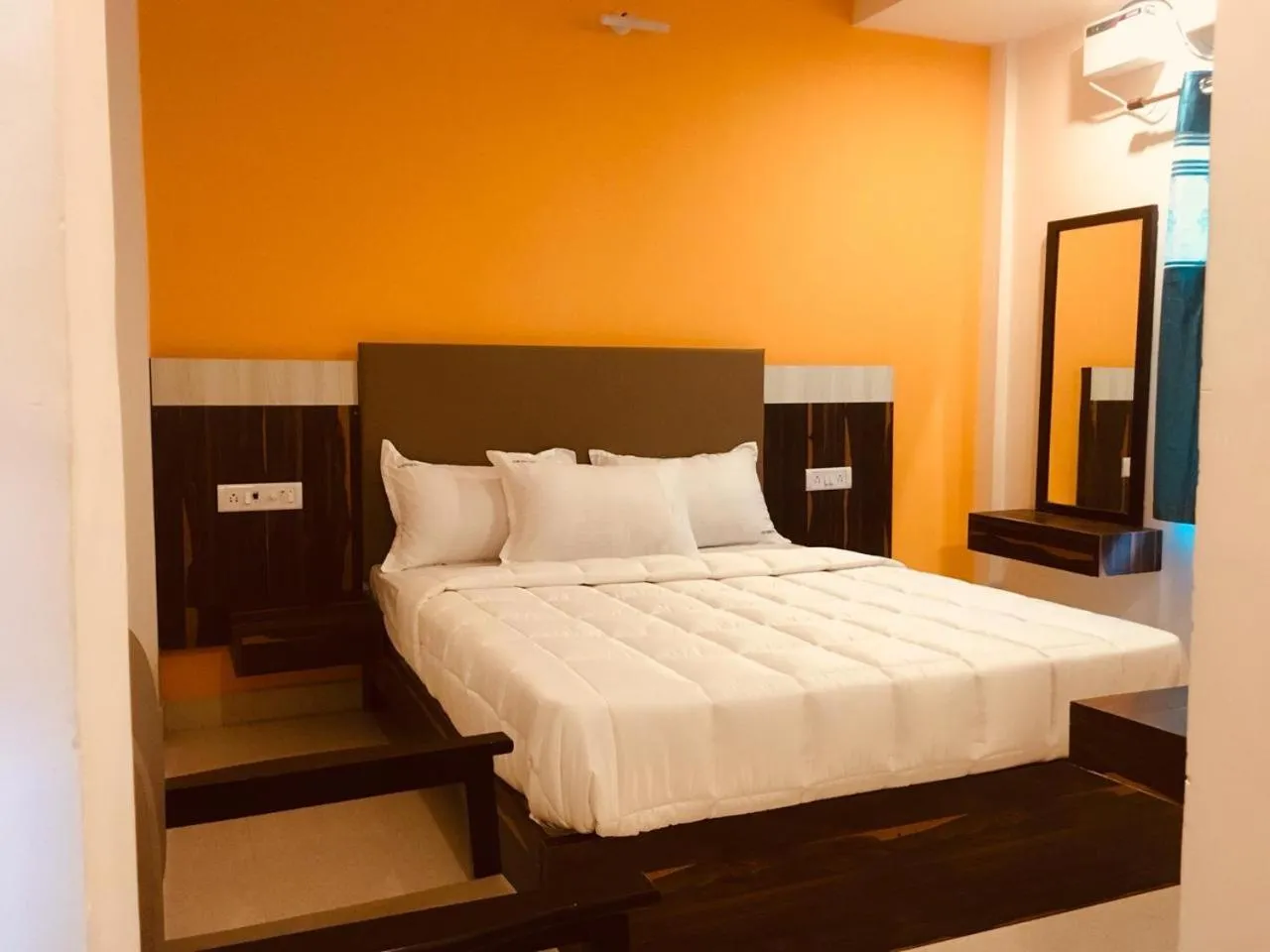 Bedroom, Bed in MM Park Inn