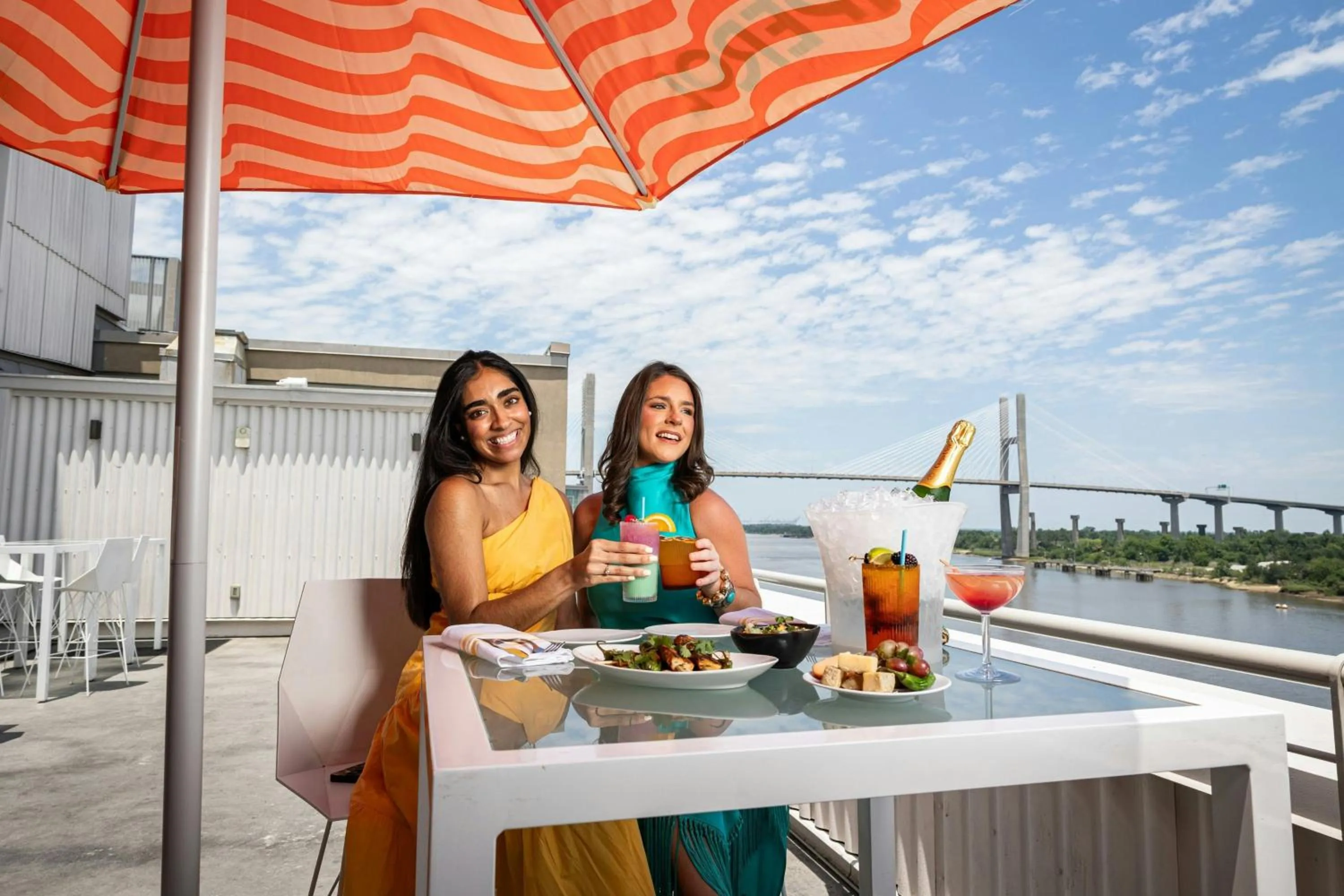 Restaurant/places to eat in JW Marriott Savannah Plant Riverside District