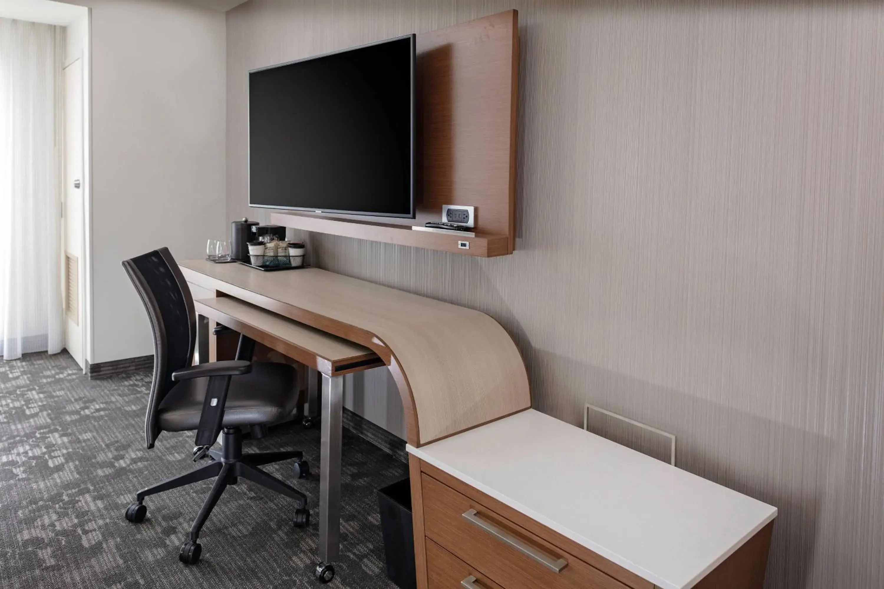 Queen Room with Two Queen Beds and Adapted Tub - Mobility Accessible in Courtyard Cincinnati Mason Queen Room with Two Queen Beds and Adapted Tub - Mobility Accessible in Courtyard Cincinnati Mason