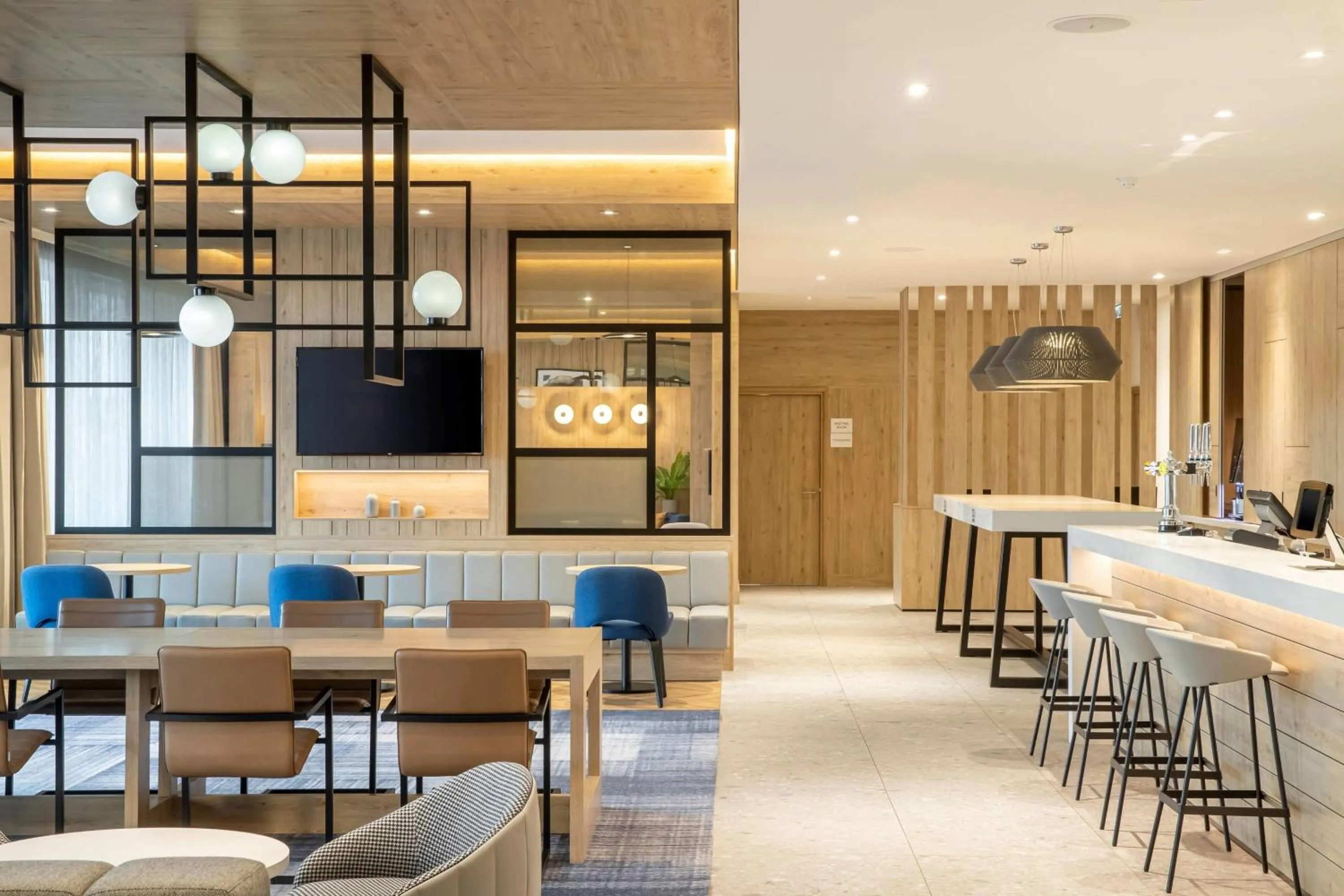 Restaurant/places to eat in Courtyard by Marriott Inverness Airport