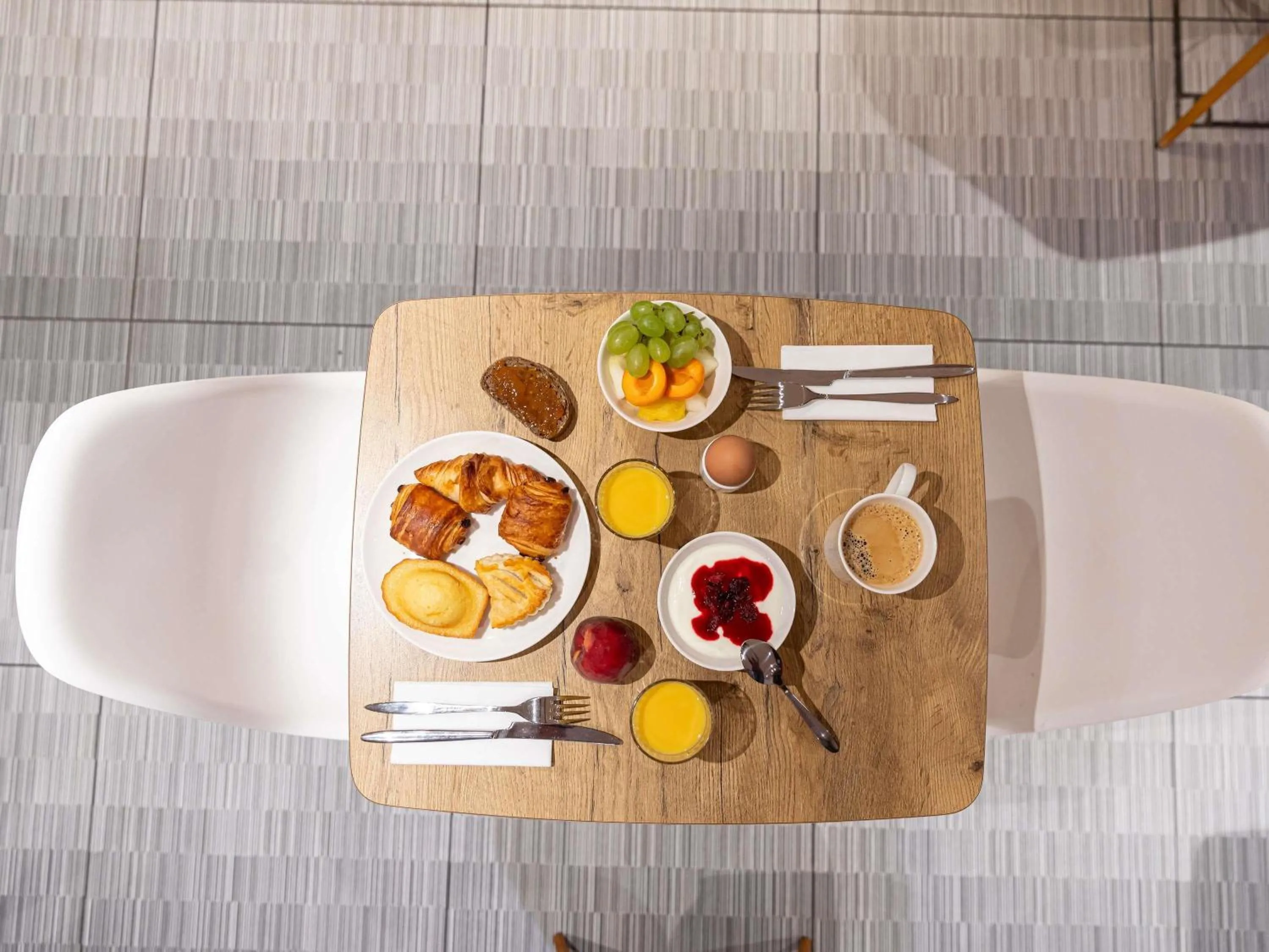 Property building in ibis Daumesnil Porte Doree