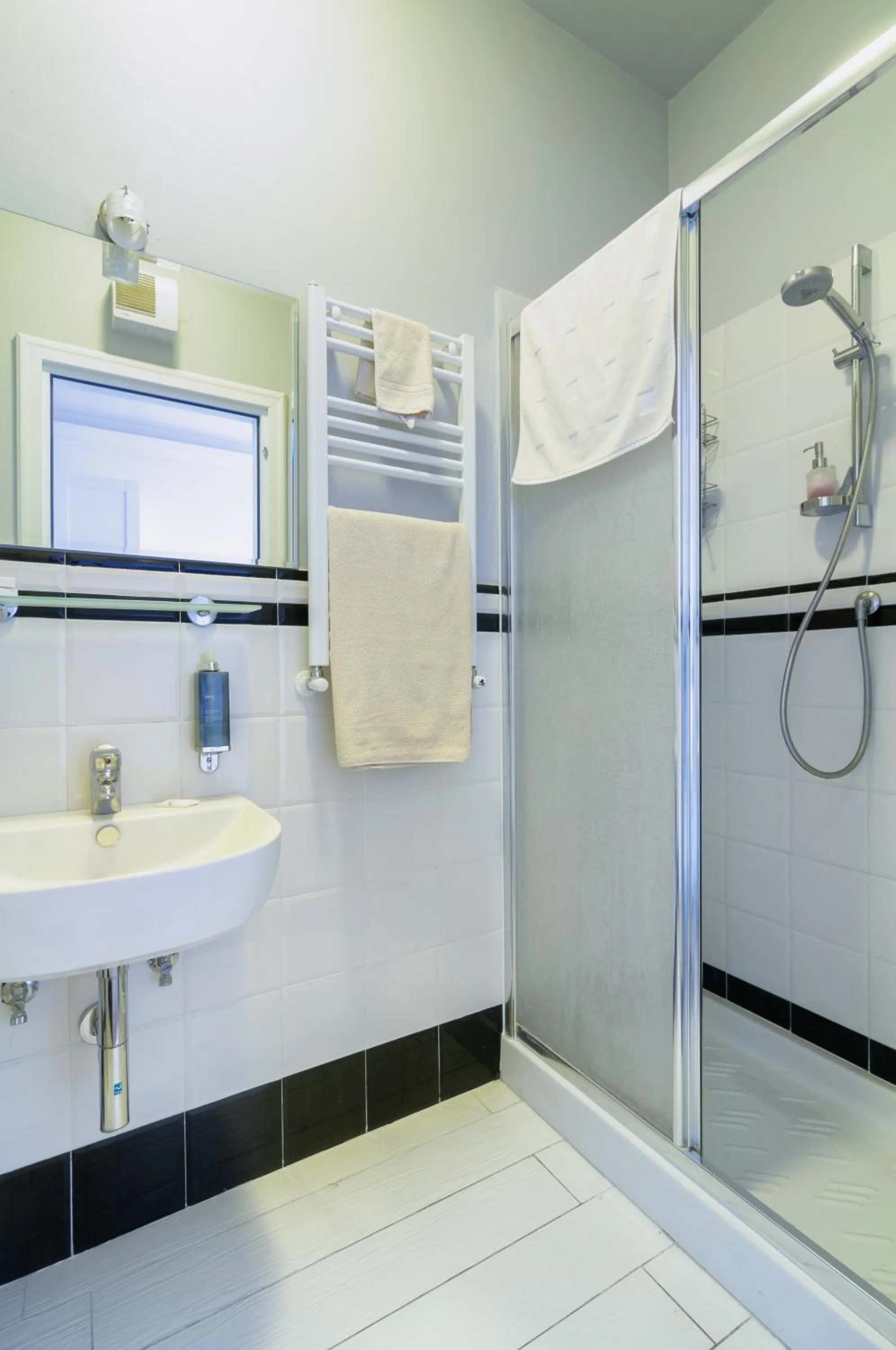 Shower in Cento Passi dal Duomo B&B