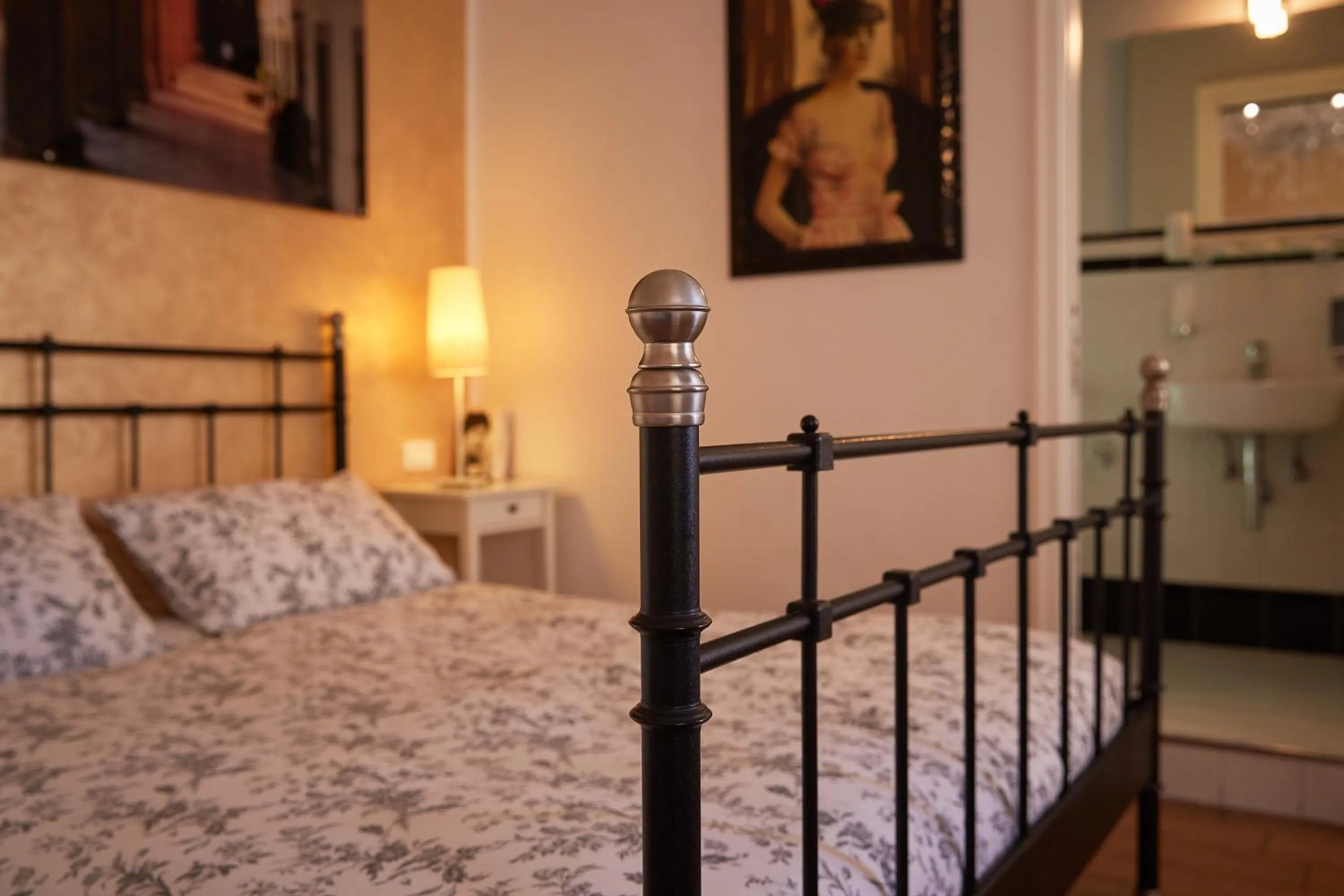 Photo of the whole room, Bed in Cento Passi dal Duomo B&B