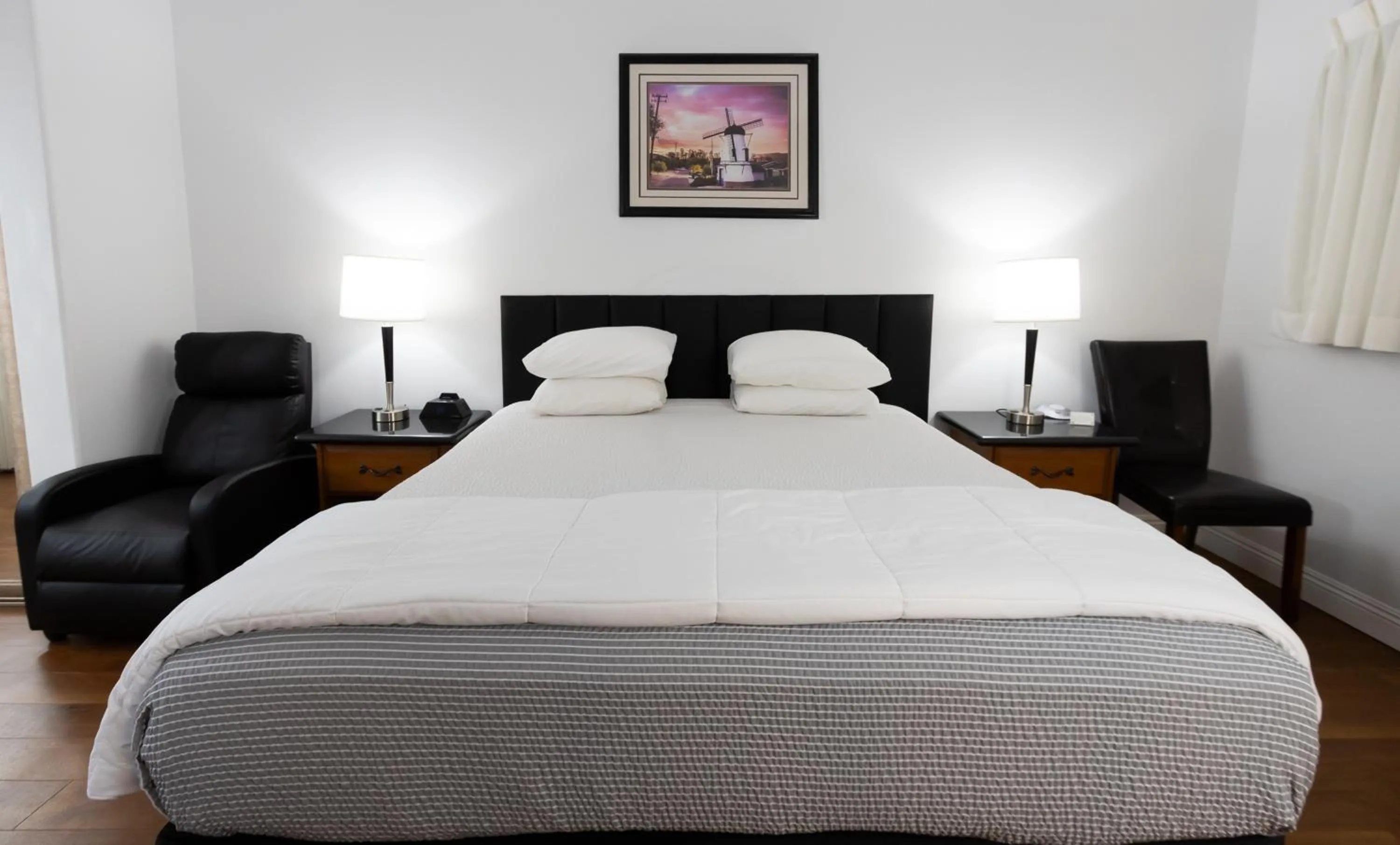 Bed in King Frederik Inn