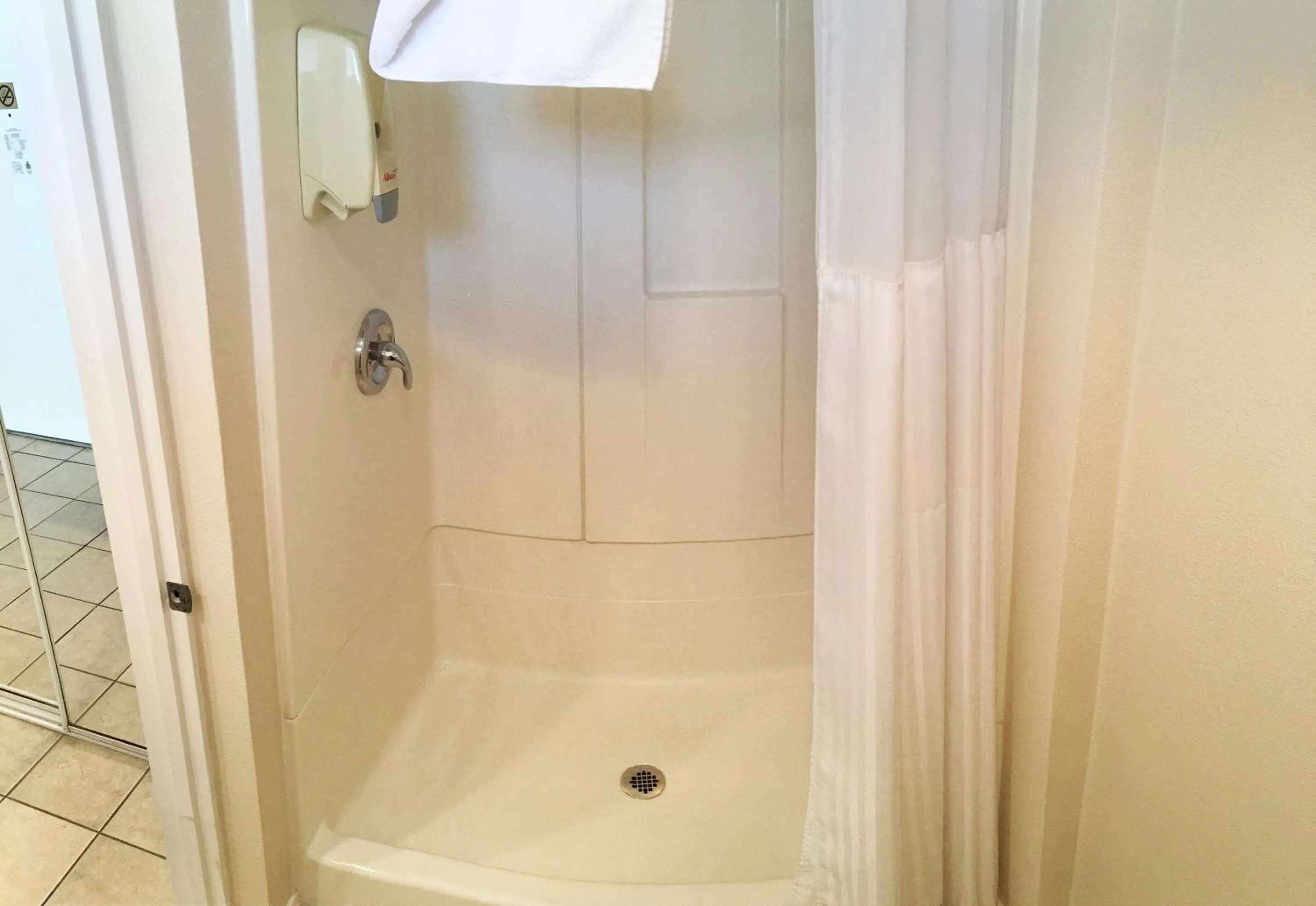 Shower in King Frederik Inn