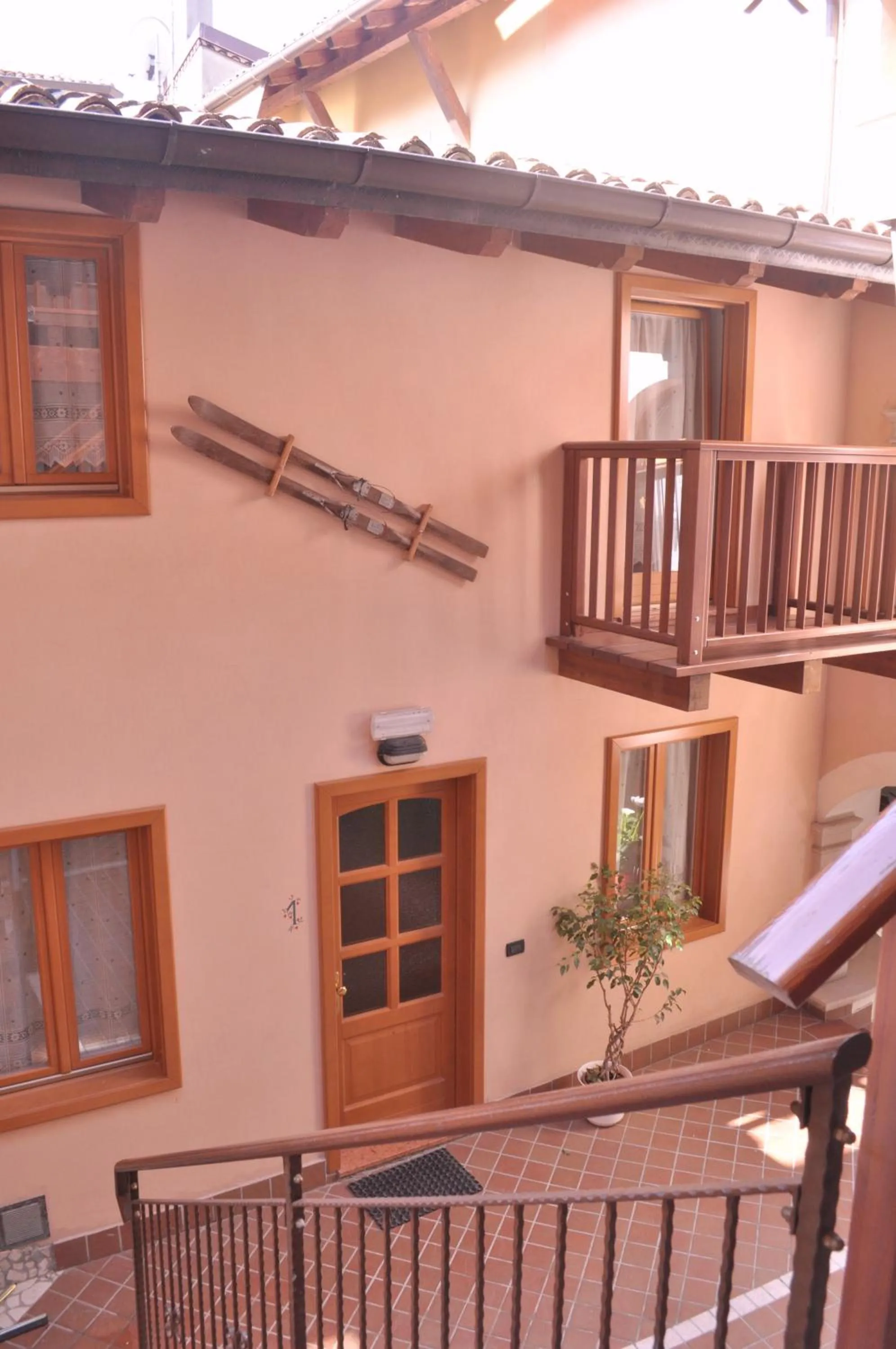 Facade/entrance in Ai Vellutai