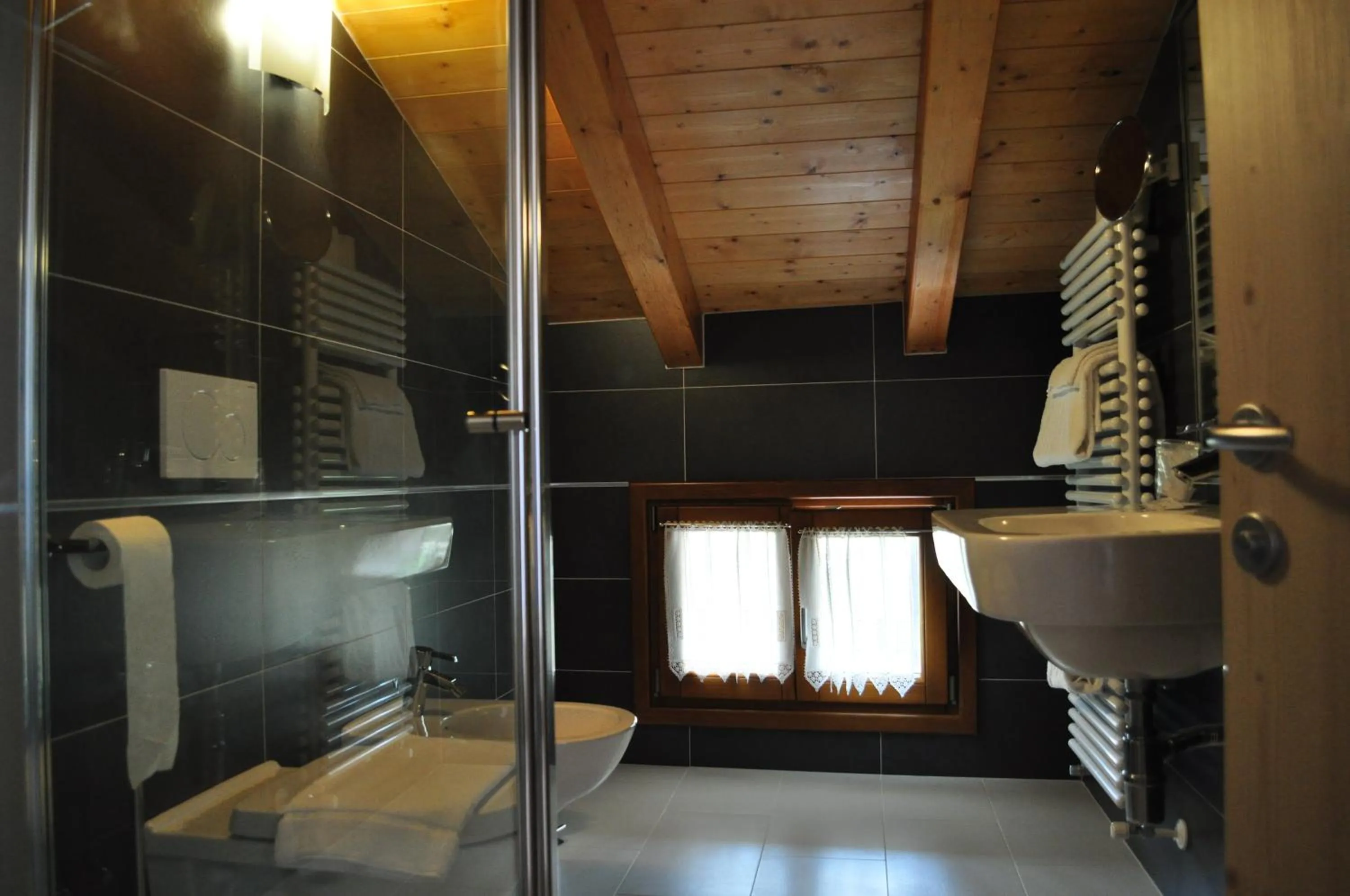 Bathroom in Ai Vellutai