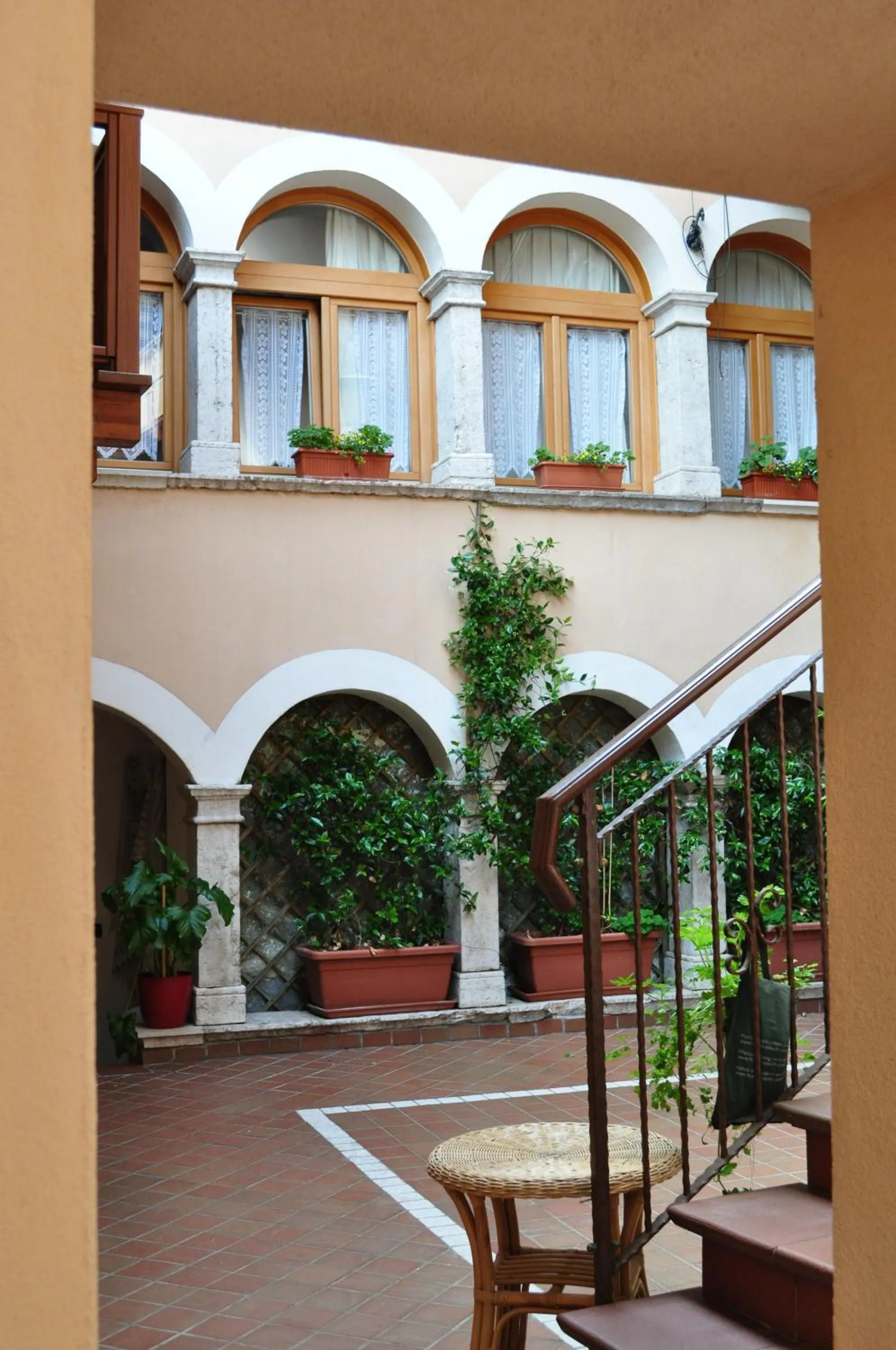 Property building in Ai Vellutai