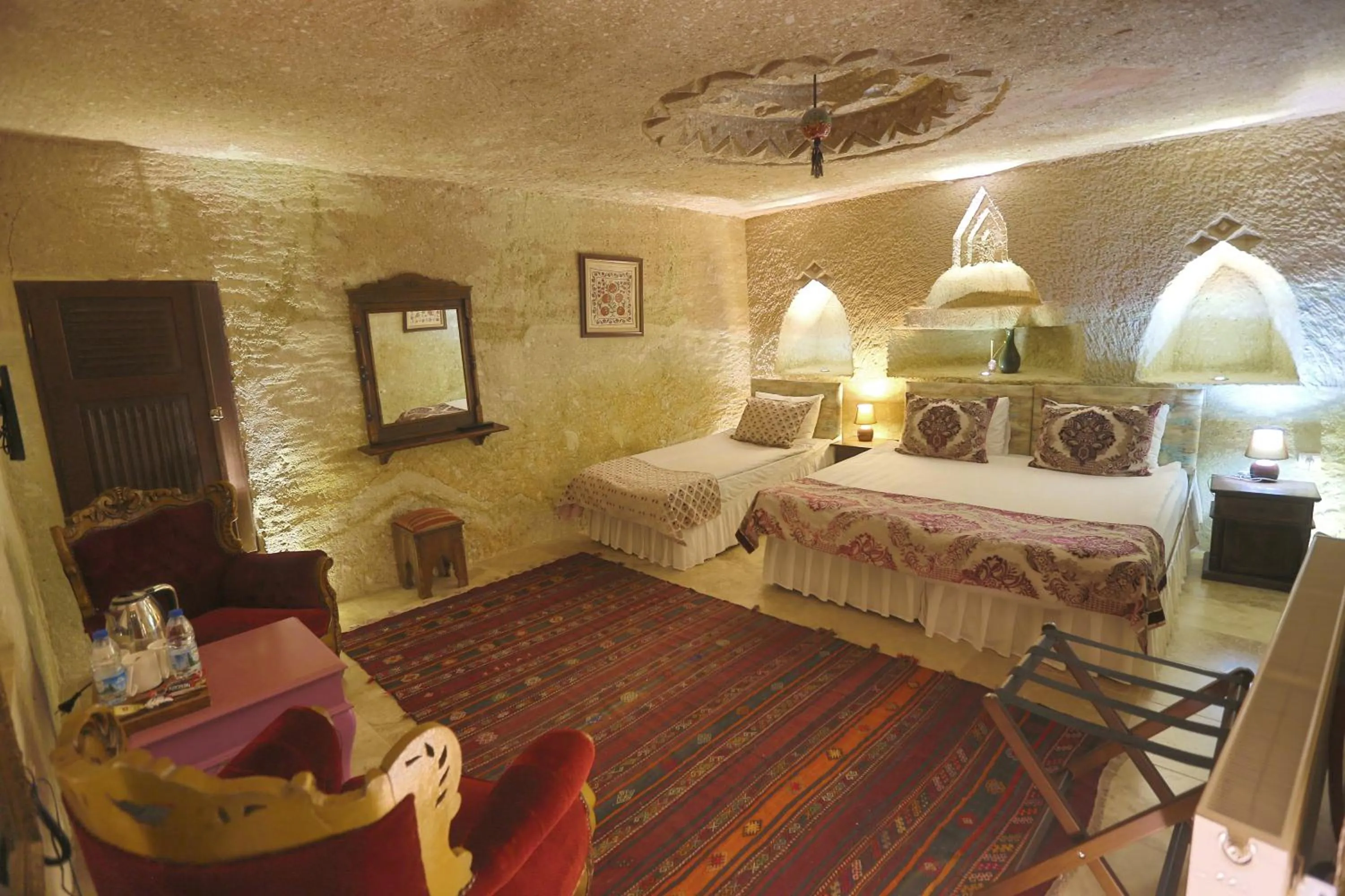Photo of the whole room, Bed in Cappadocia Abras Cave Hotel