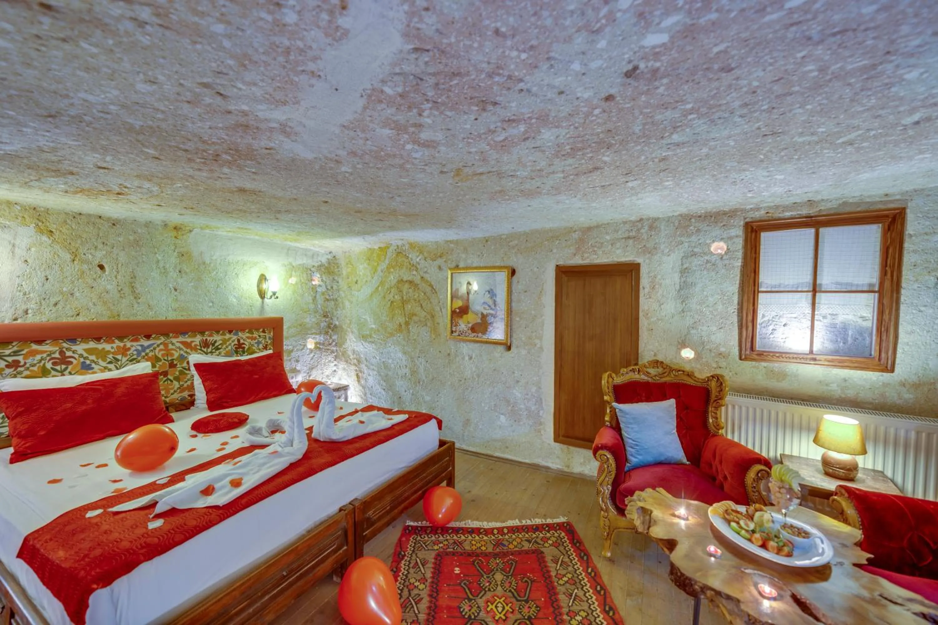 Photo of the whole room, Bed in Cappadocia Abras Cave Hotel