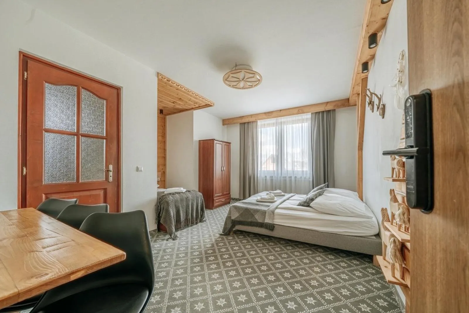 TV and multimedia, Bed in Willa Swoboda Garden Spa