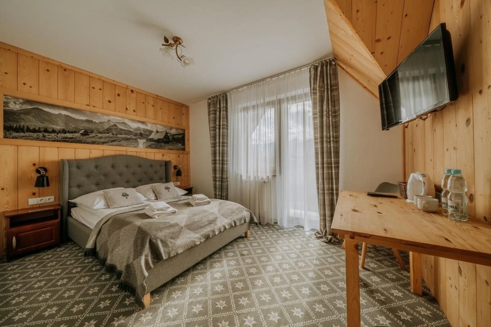 Communal lounge/ TV room, Bed in Willa Swoboda Garden Spa