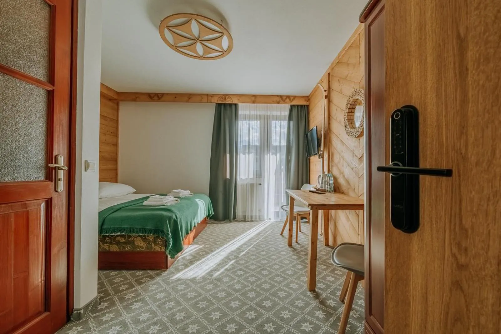 TV and multimedia, Bed in Willa Swoboda Garden Spa