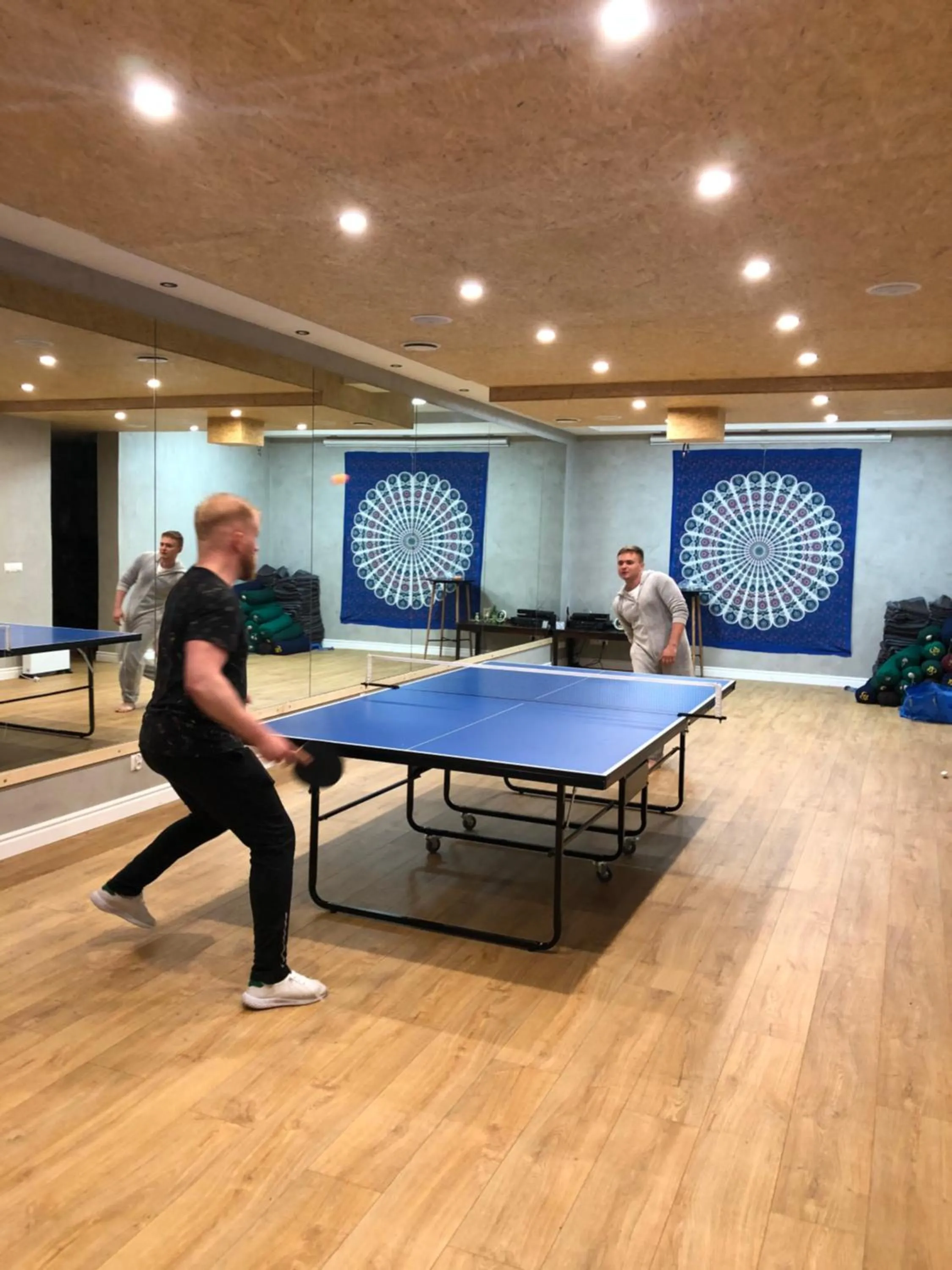 People in Willa Swoboda Garden Spa