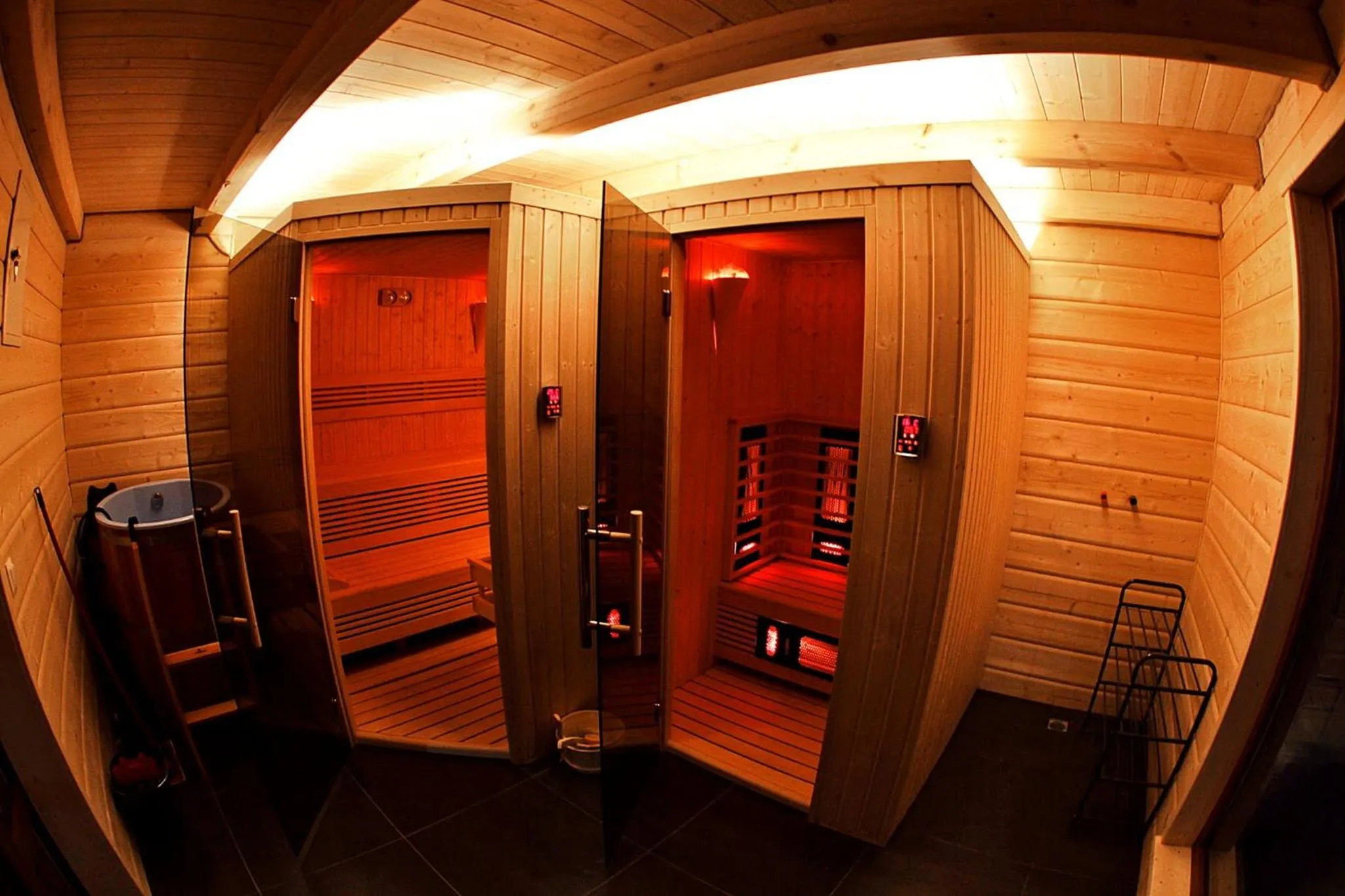 Hot Tub in Willa Swoboda Garden Spa