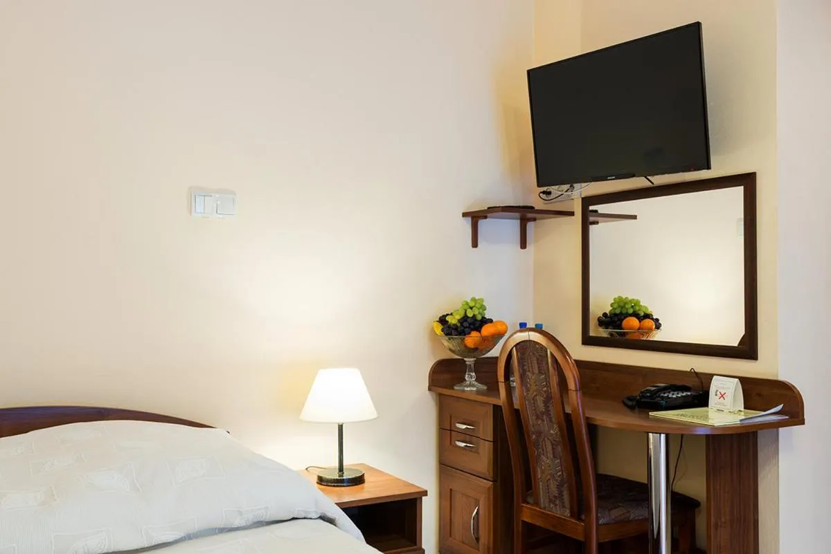 Photo of the whole room, Bed in Hotel Victoria